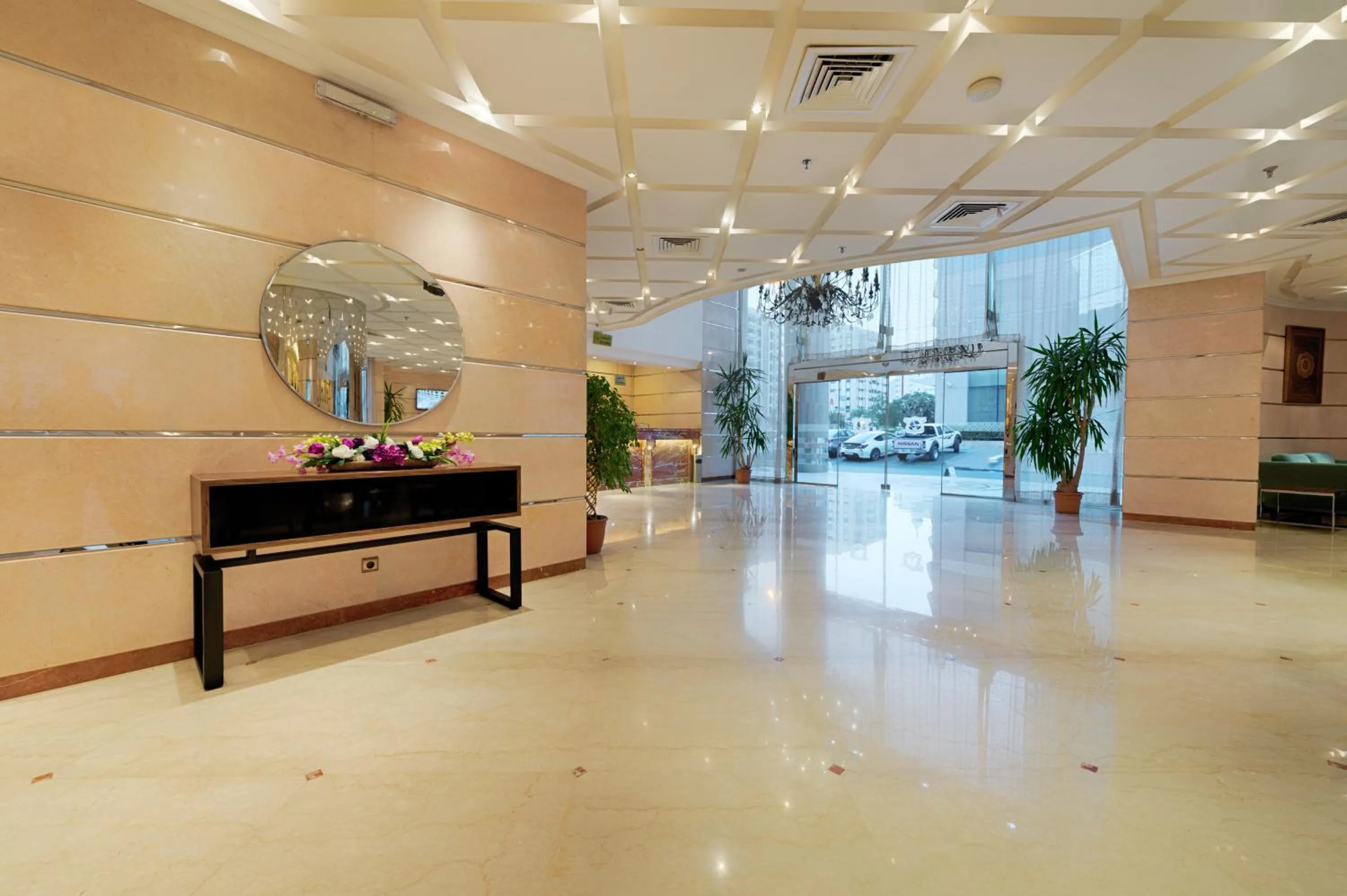 Facade/entrance in Snaf Inn ِAzizia Hotel