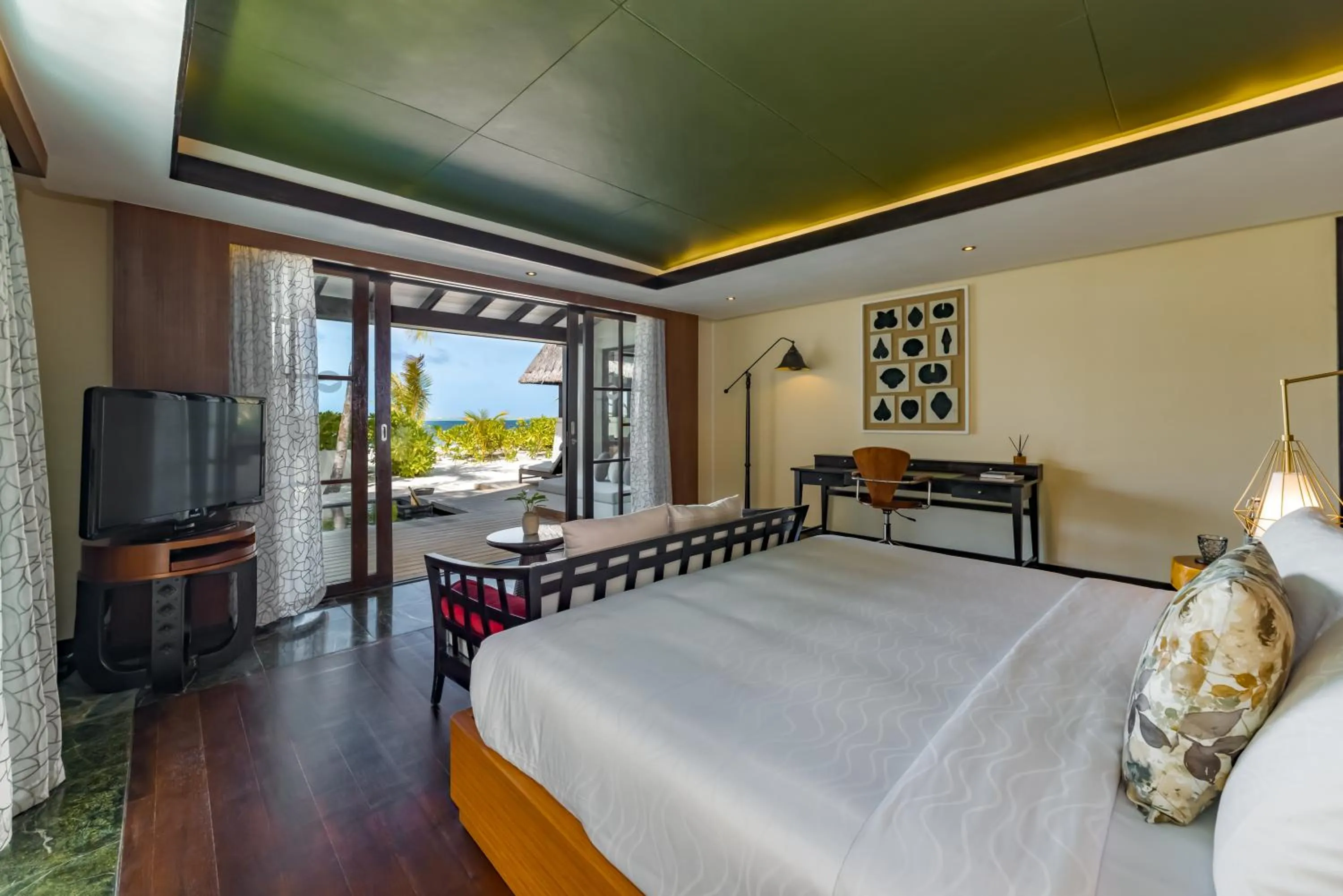 Bed in OZEN RESERVE BOLIFUSHI - Luxury All Inclusive with Free Transfers
