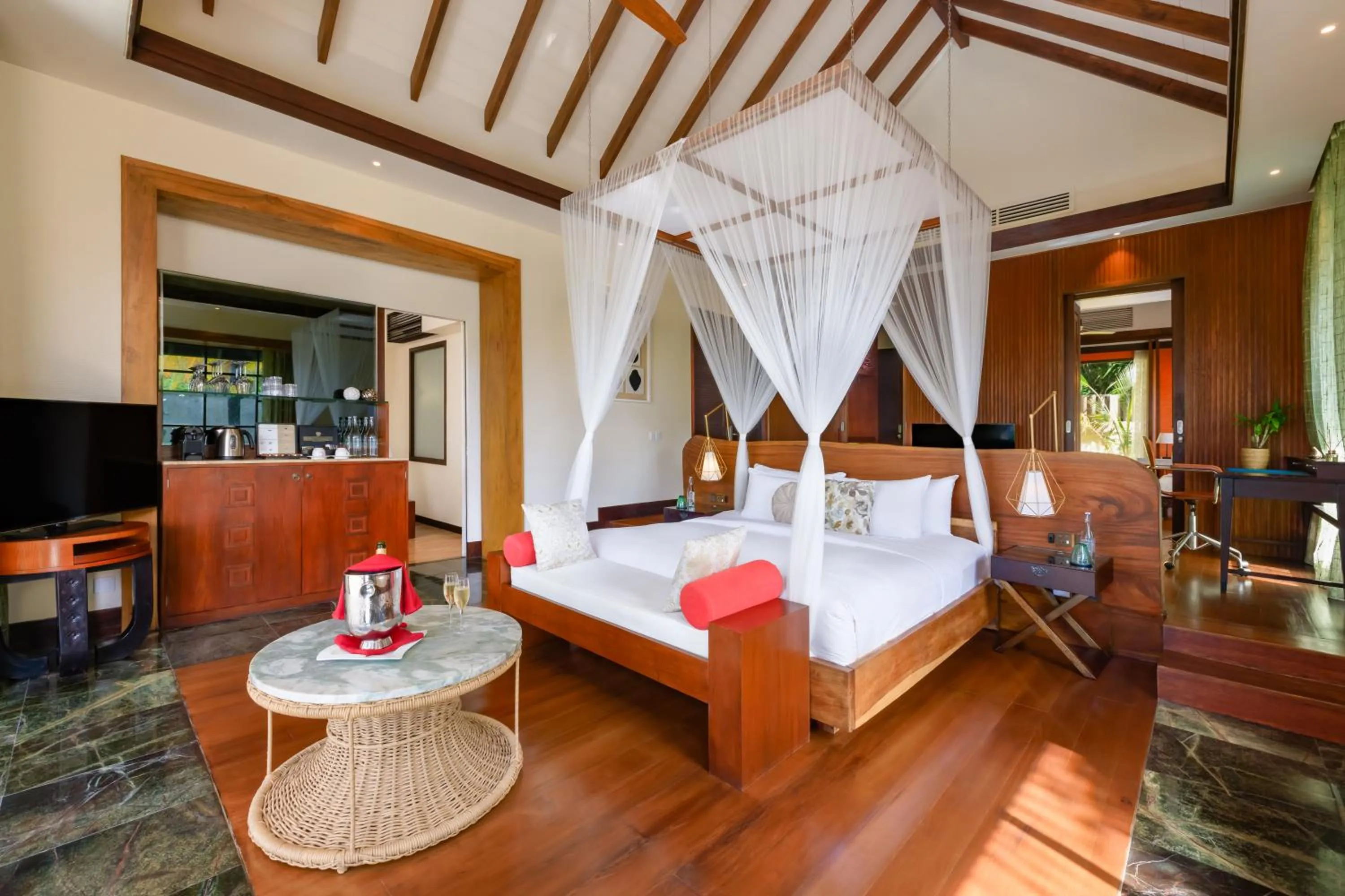 Property building, Bed in OZEN RESERVE BOLIFUSHI - Luxury All Inclusive with Free Transfers