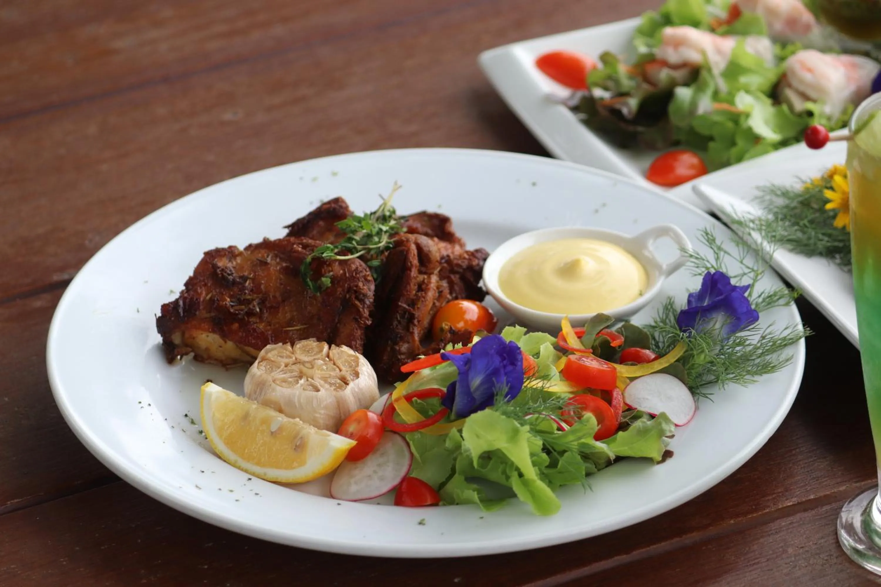 Restaurant/places to eat in Royal River Kwai Resort and Spa