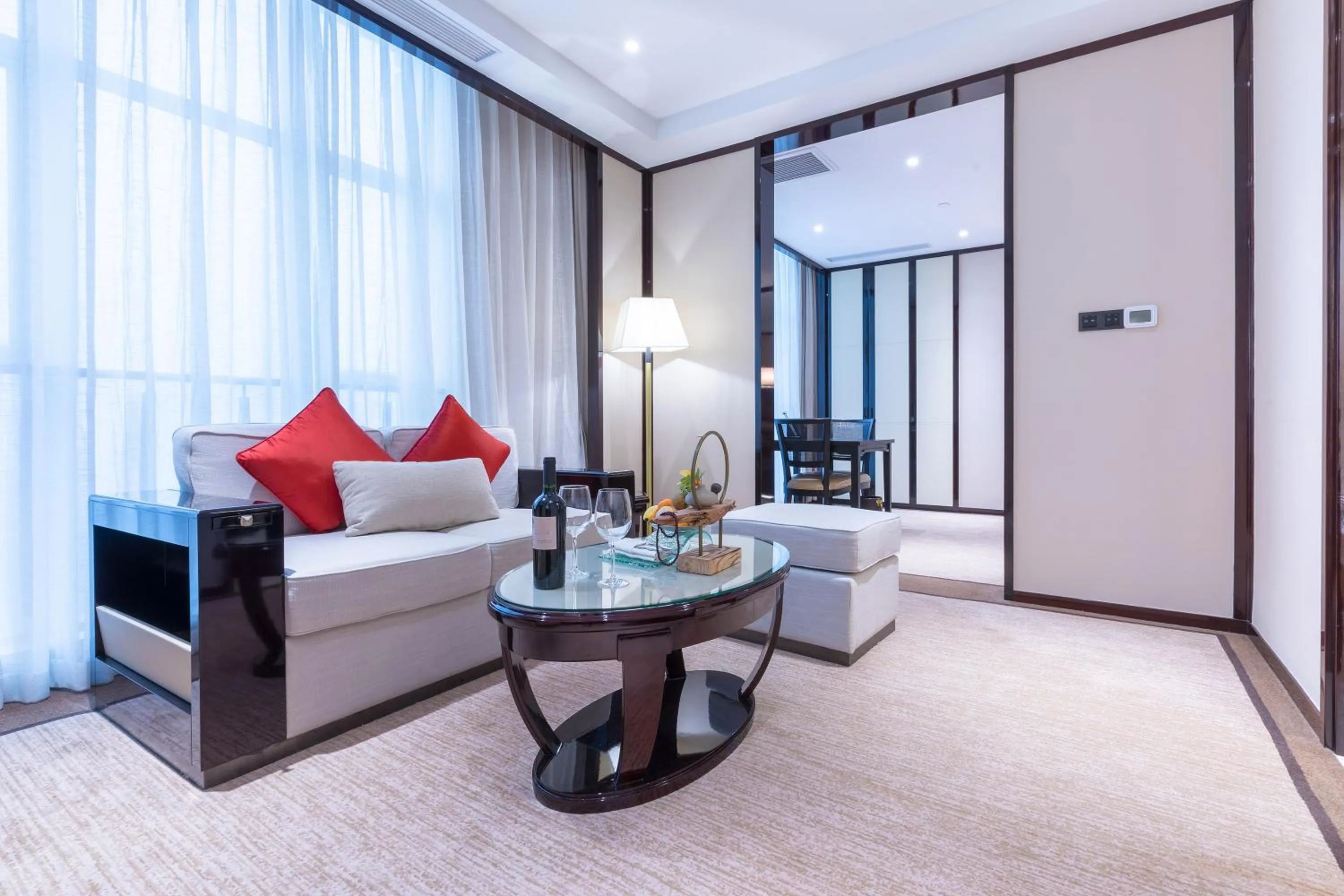 Living room in Wyndham Grand Plaza Royale Ningbo