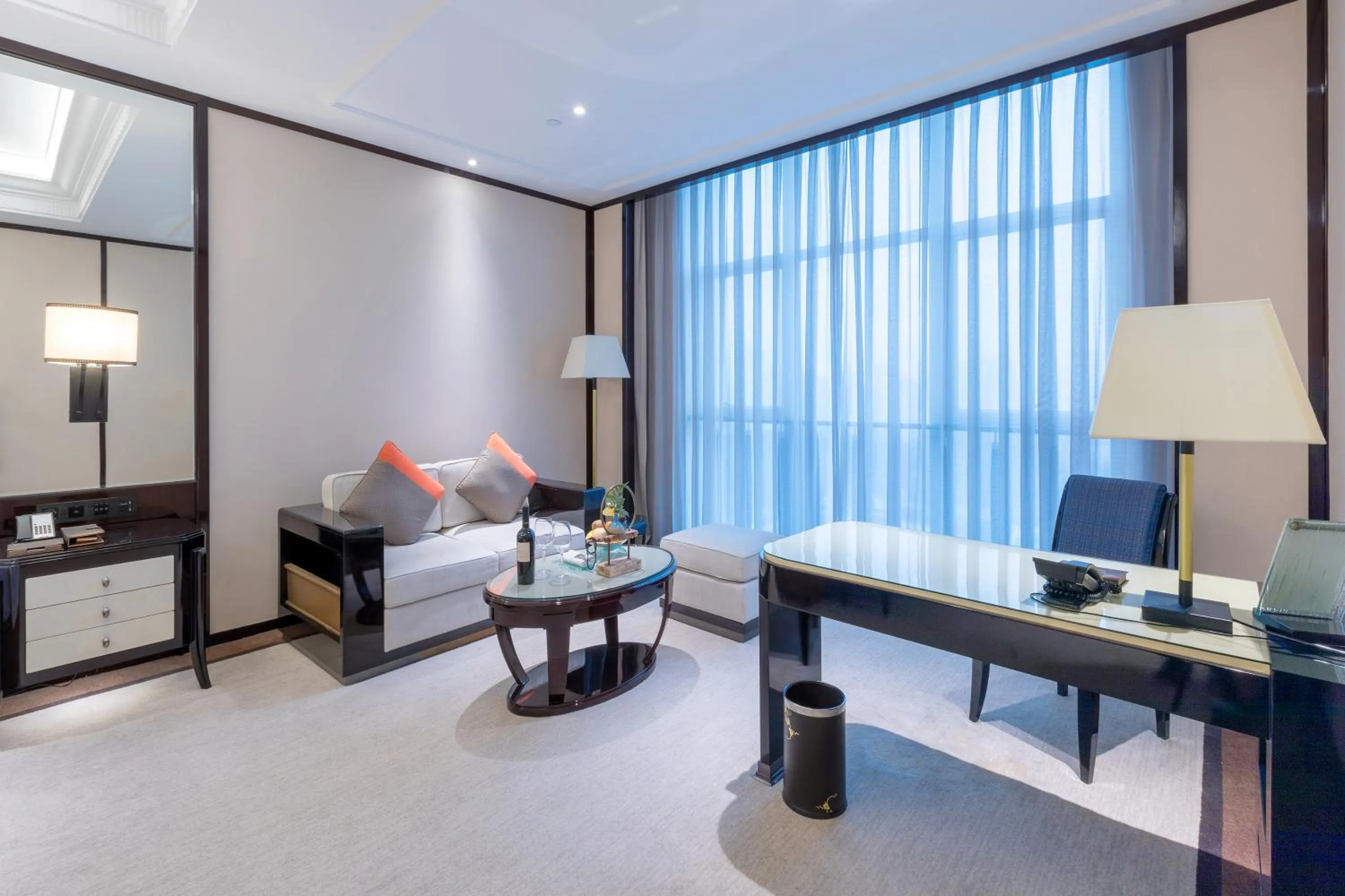 Living room, Bed in Wyndham Grand Plaza Royale Ningbo