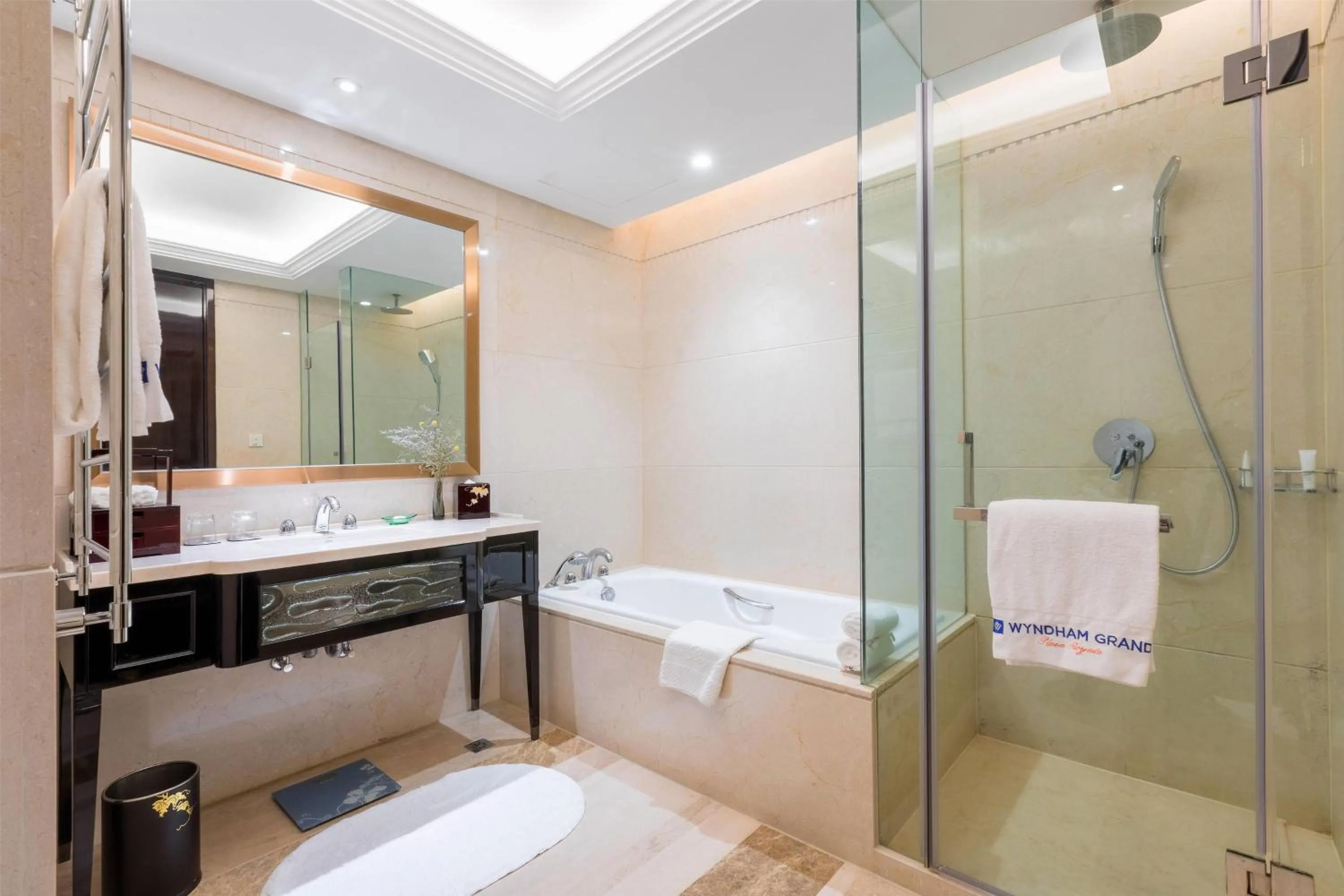 Bathroom in Wyndham Grand Plaza Royale Ningbo