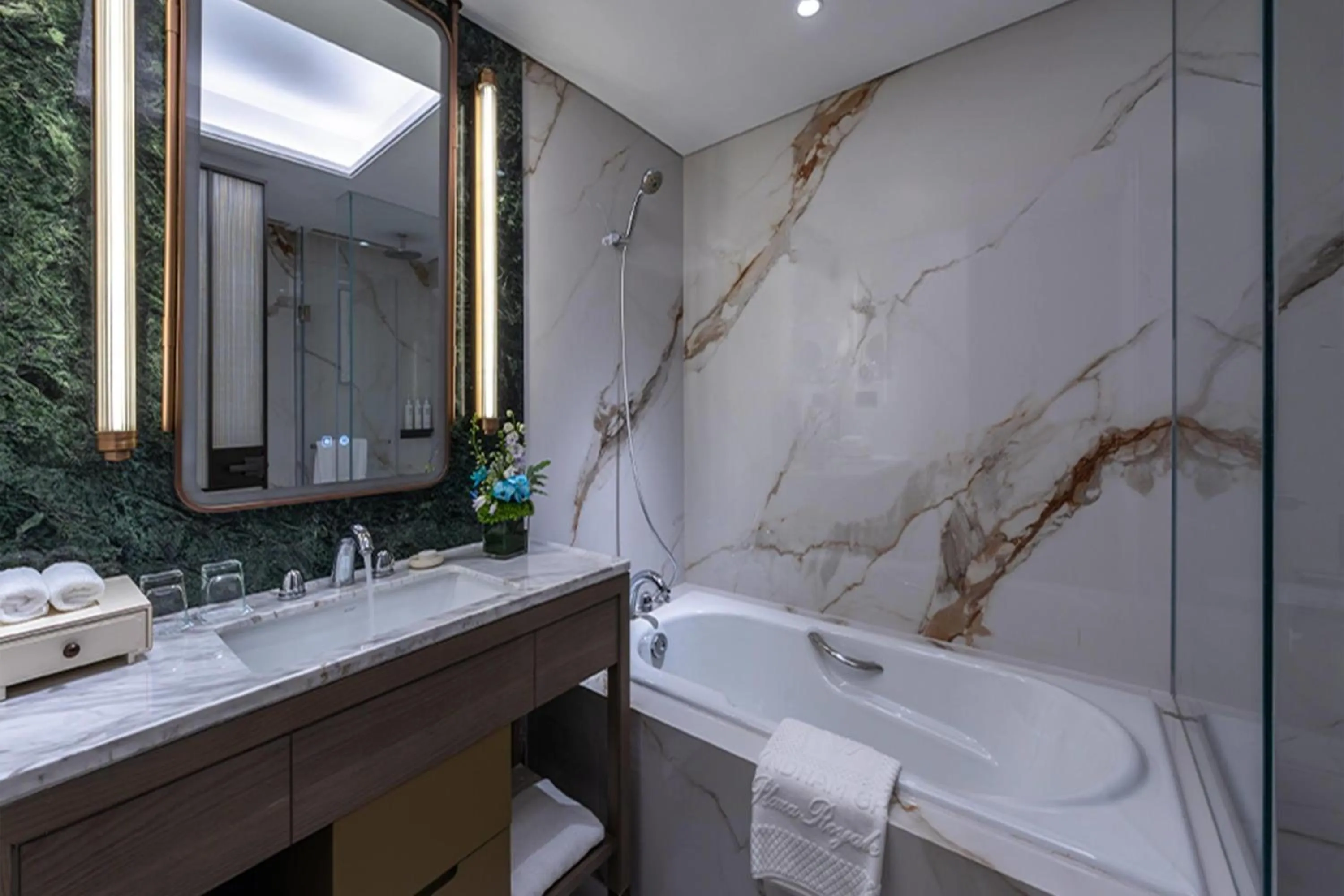 Bathroom in Wyndham Grand Plaza Royale Ningbo