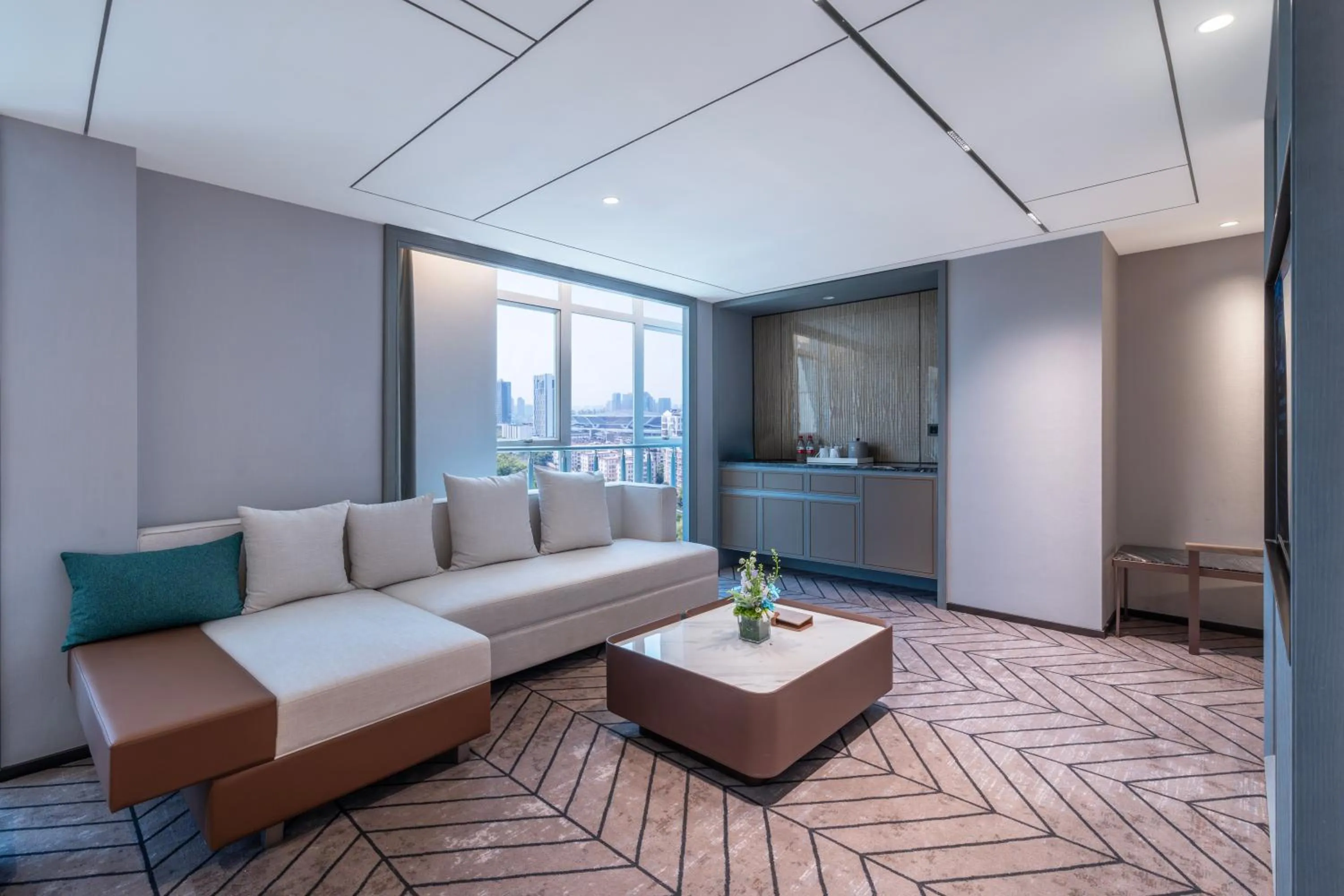 Living room in Wyndham Grand Plaza Royale Ningbo