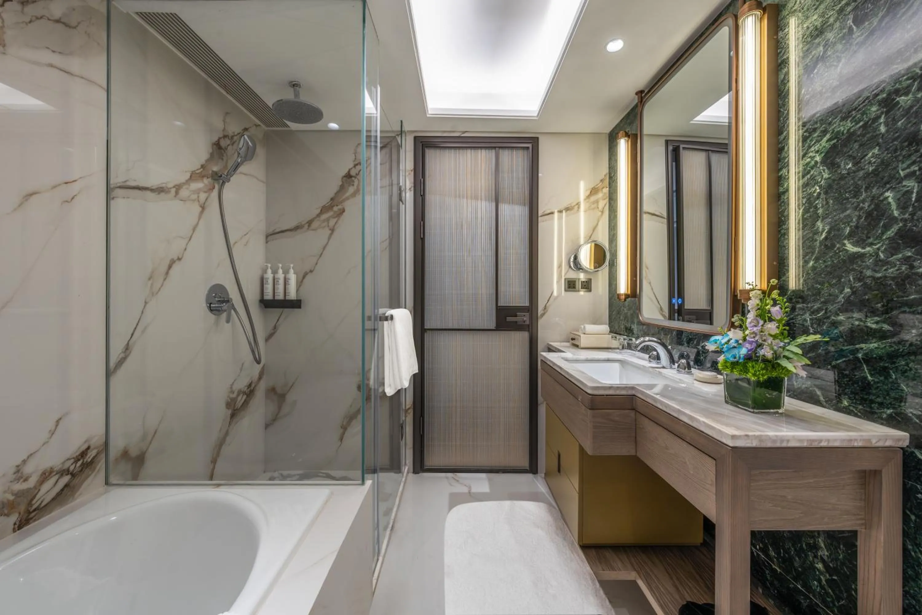 Bathroom in Wyndham Grand Plaza Royale Ningbo