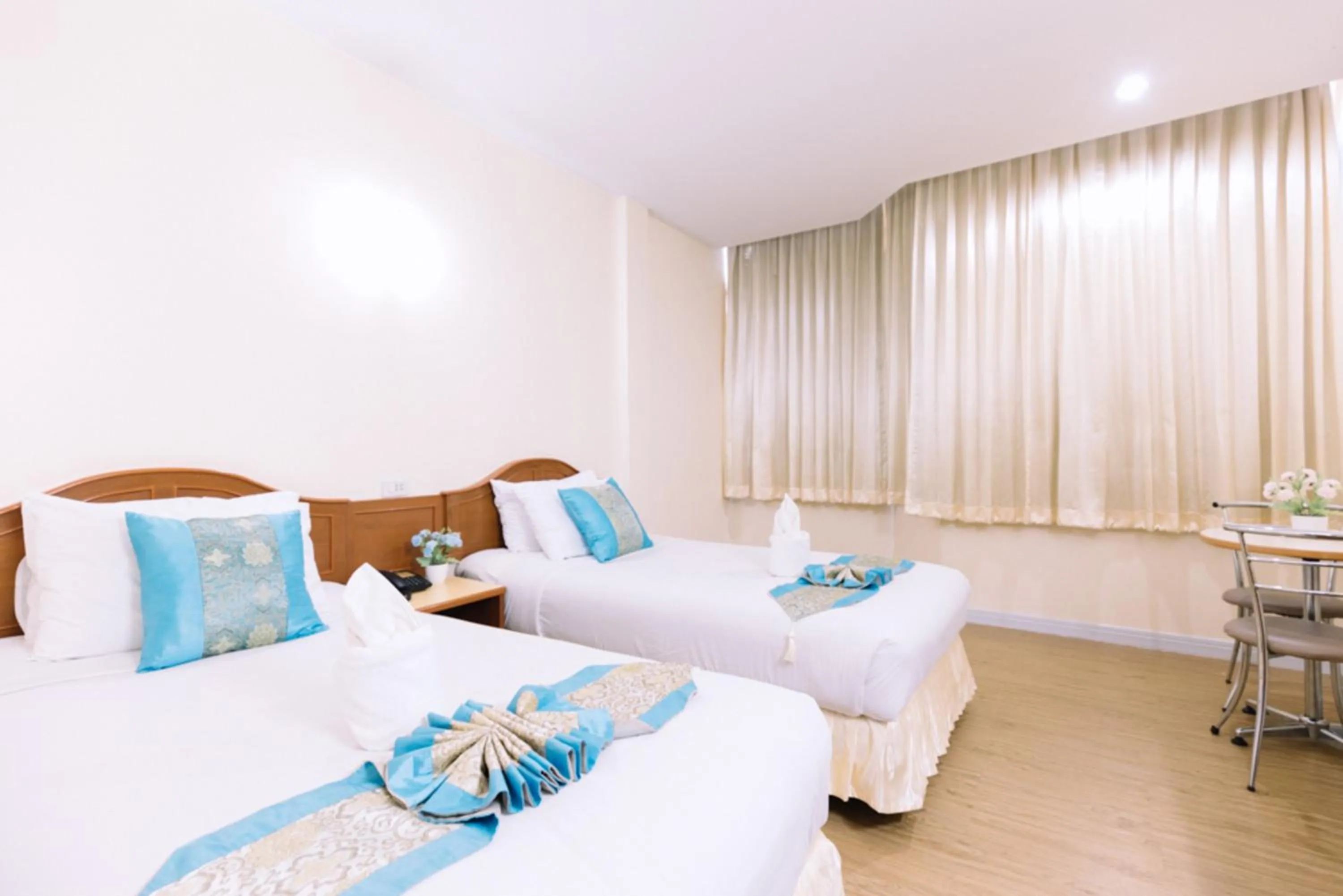 Bedroom, Bed in Chumphon Gardens Hotel