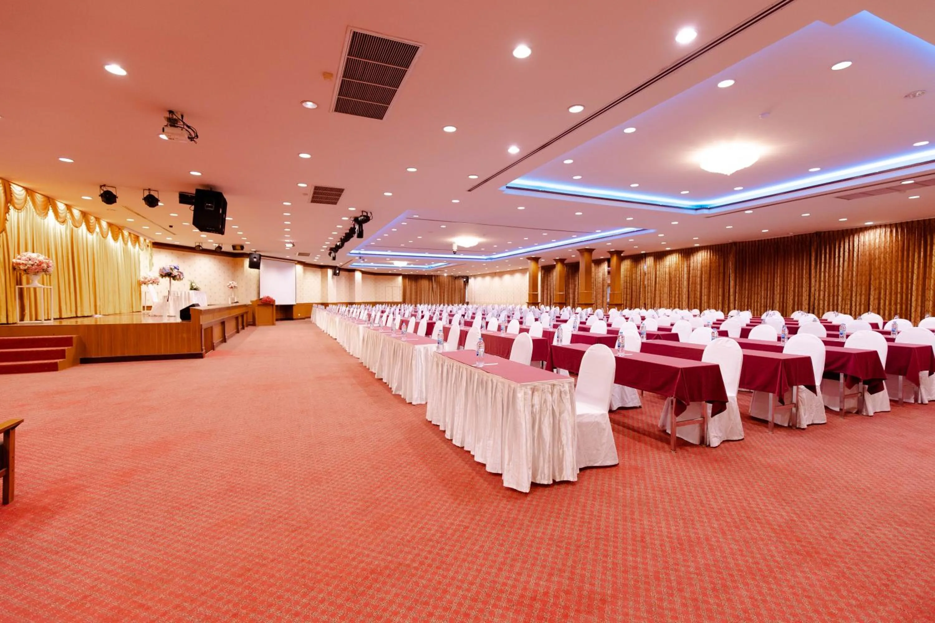 Meeting/conference room in Chumphon Gardens Hotel