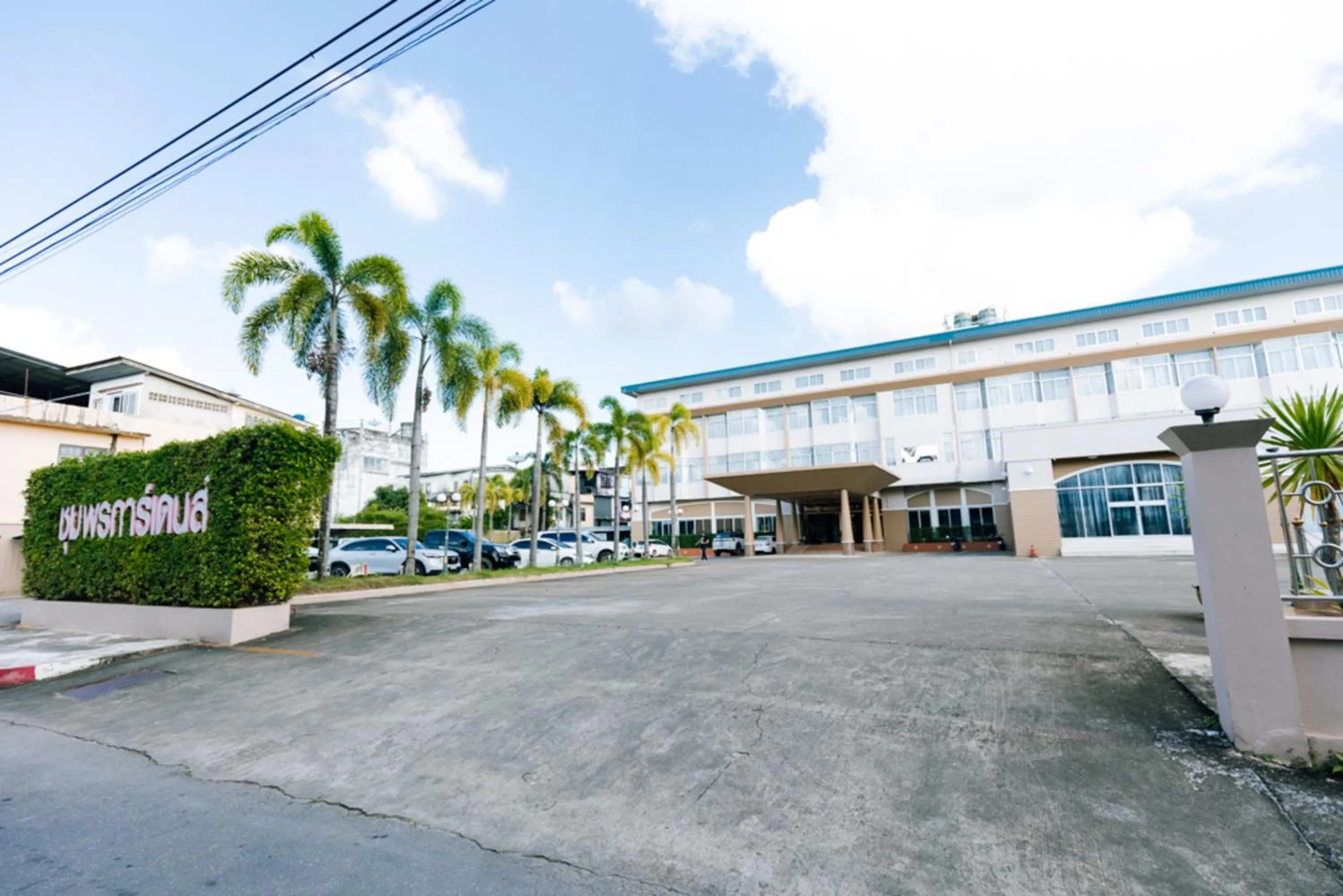 Property building in Chumphon Gardens Hotel