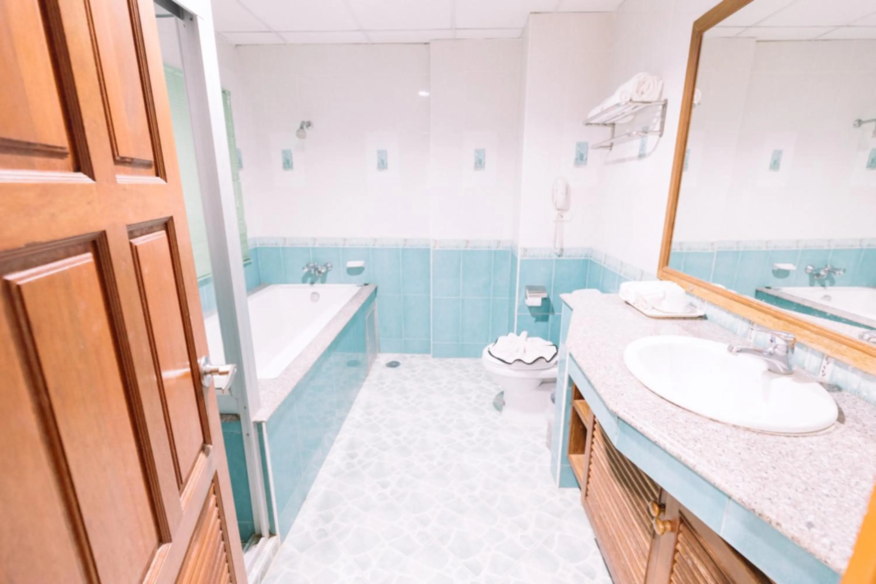 Bathroom in Chumphon Gardens Hotel