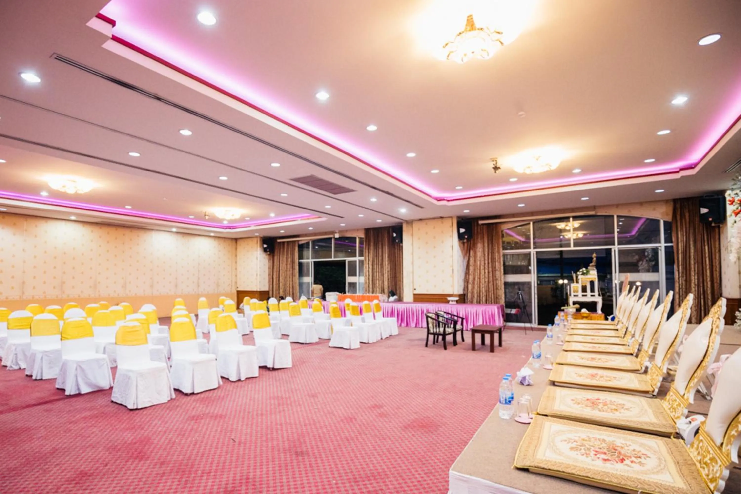 wedding in Chumphon Gardens Hotel