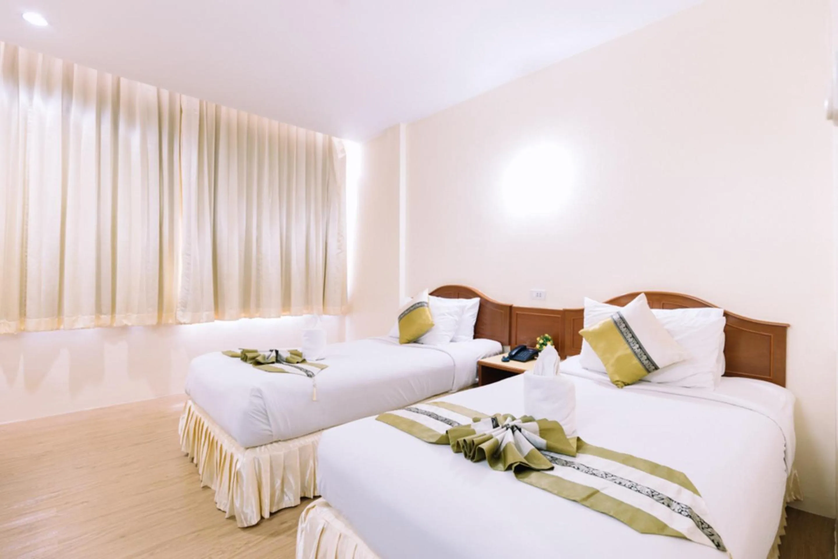Bedroom, Bed in Chumphon Gardens Hotel