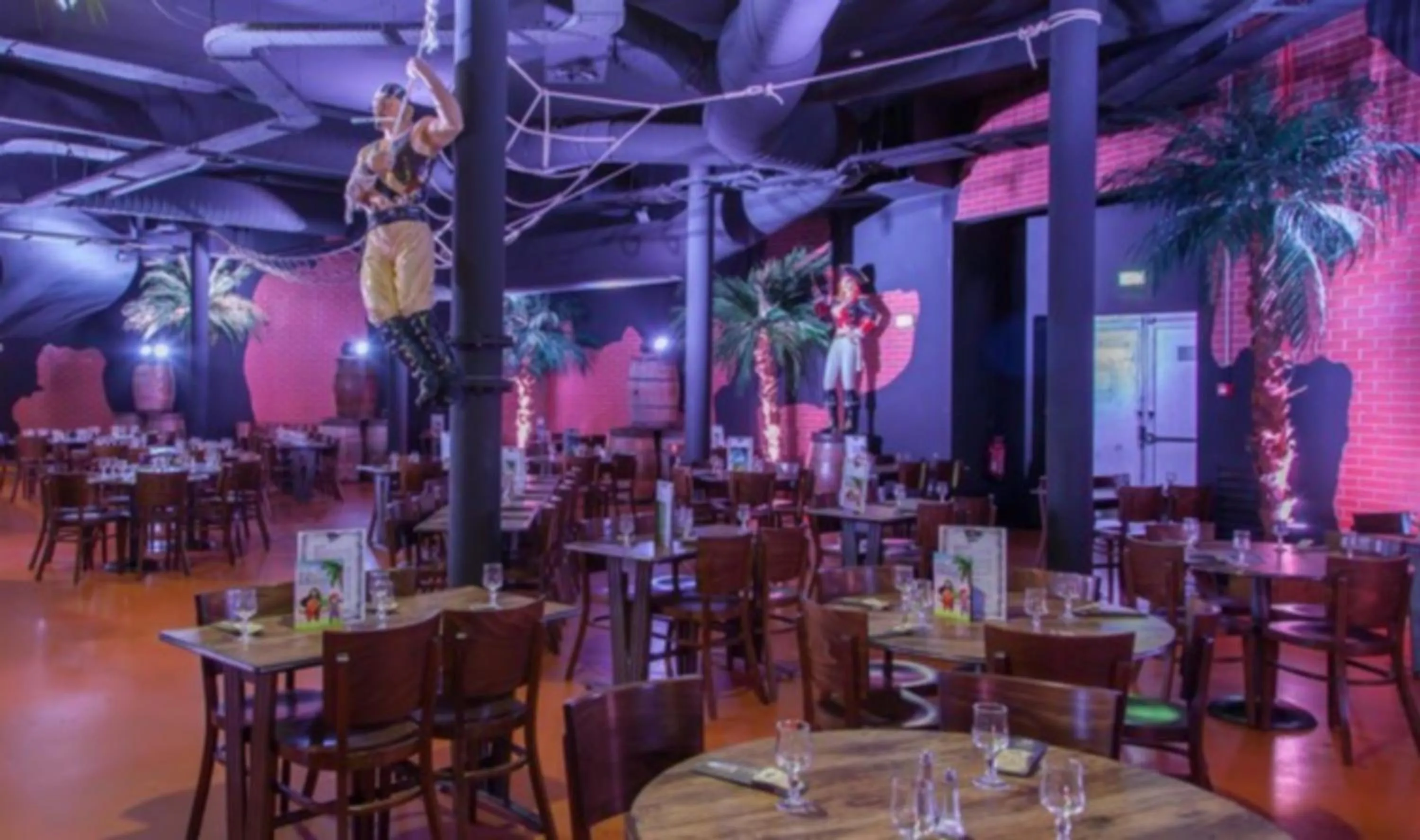 Restaurant/places to eat in Hôtel Du Parc - Pirates