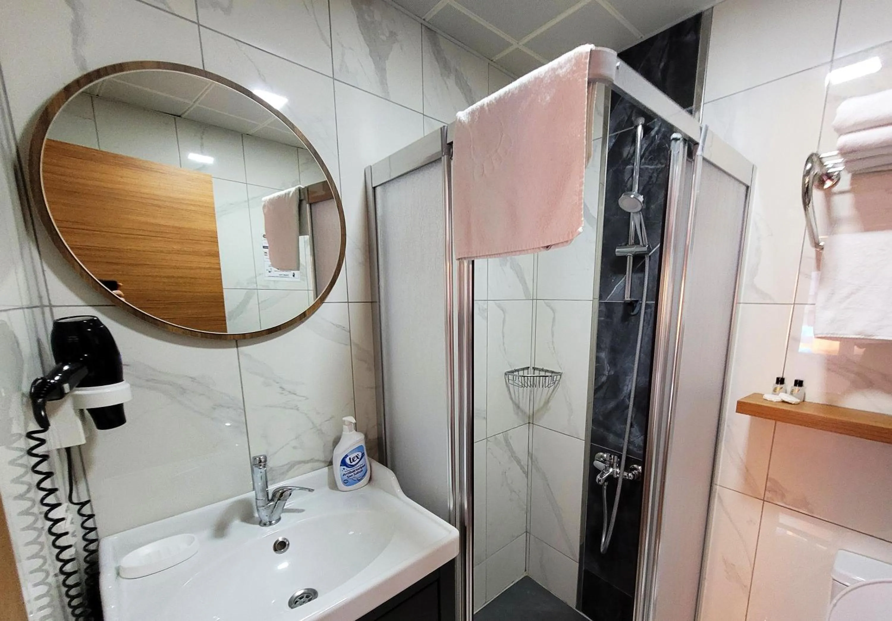 Bathroom in Marmara Guesthouse