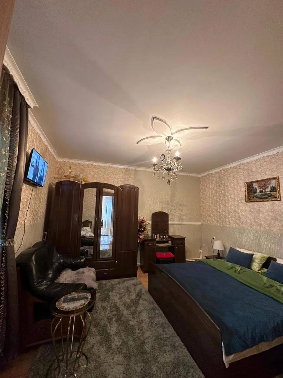 Large Double Room in Guest House Elguja Qushashvili