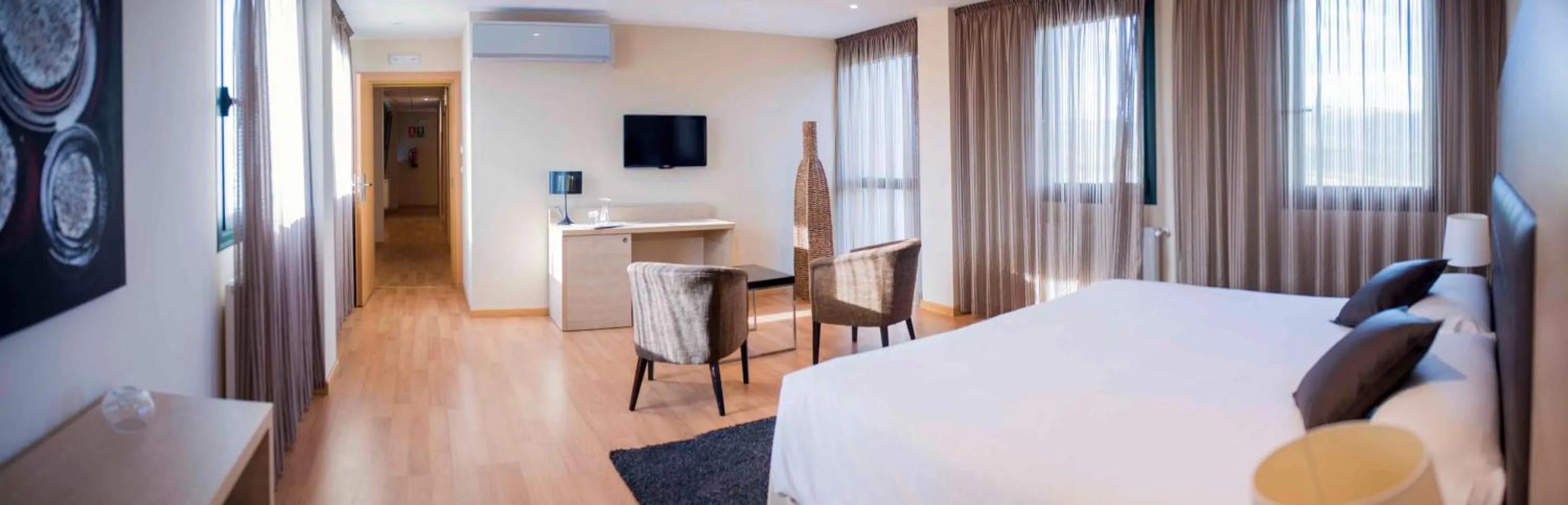 Bed in Hotel Meson de Erosa