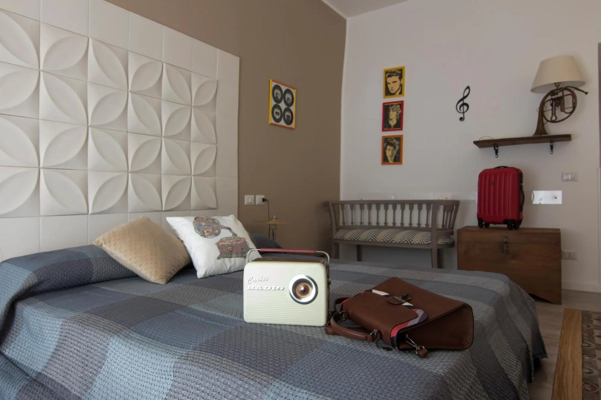 Photo of the whole room, Bed in Ad Hoc Rooms