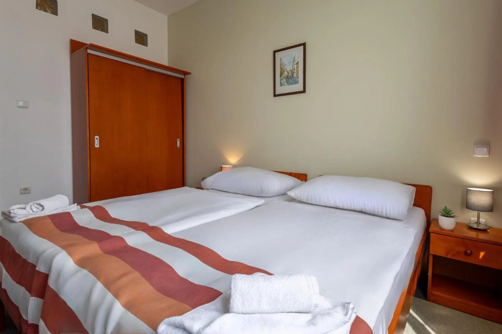 Bed in Fordan Hotel Pécs