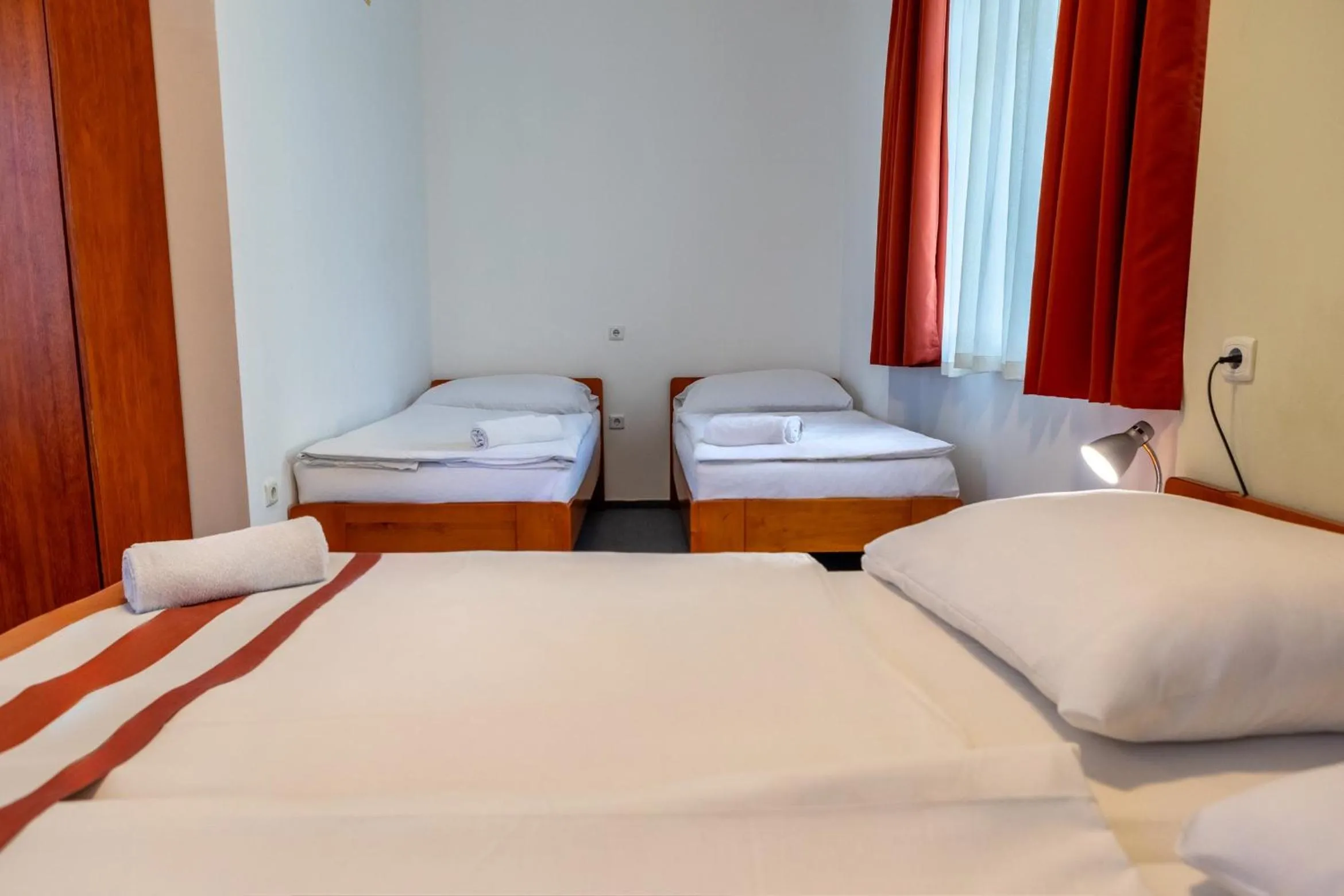 Bed in Fordan Hotel Pécs