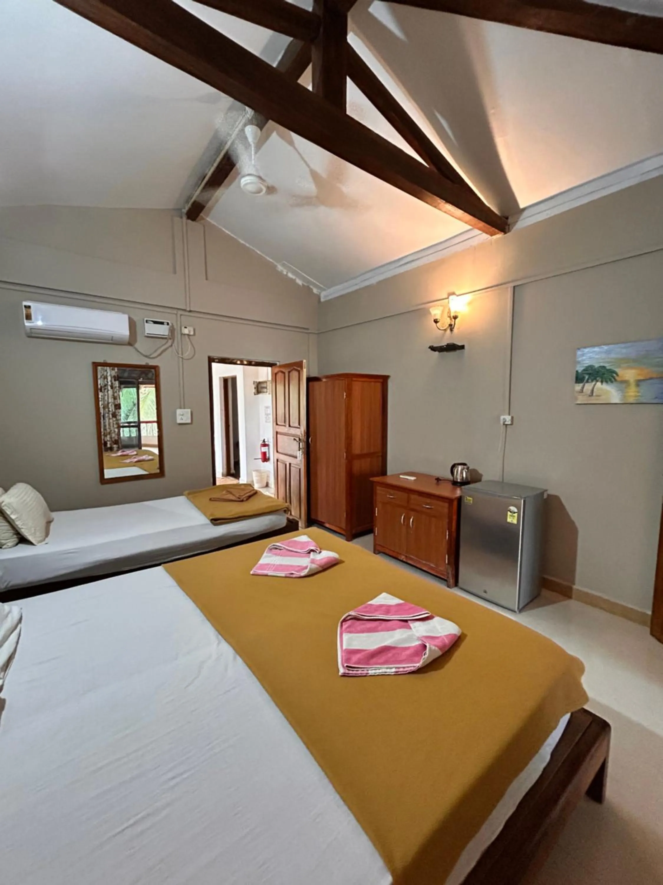 Bed in Maria Paulo Guest House Bar and Restaurant