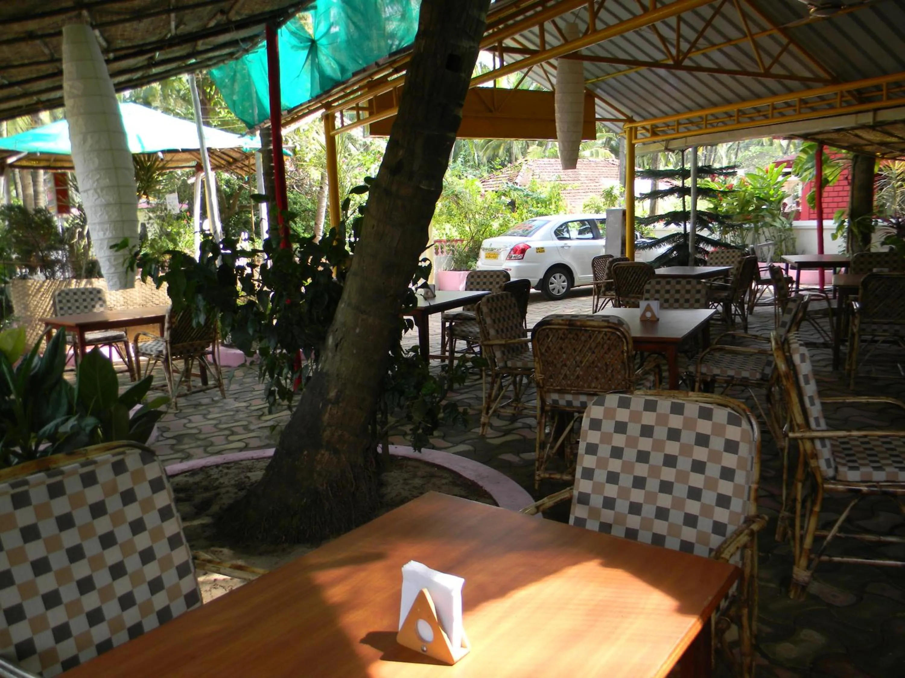 Restaurant/places to eat in Maria Paulo Guest House Bar and Restaurant