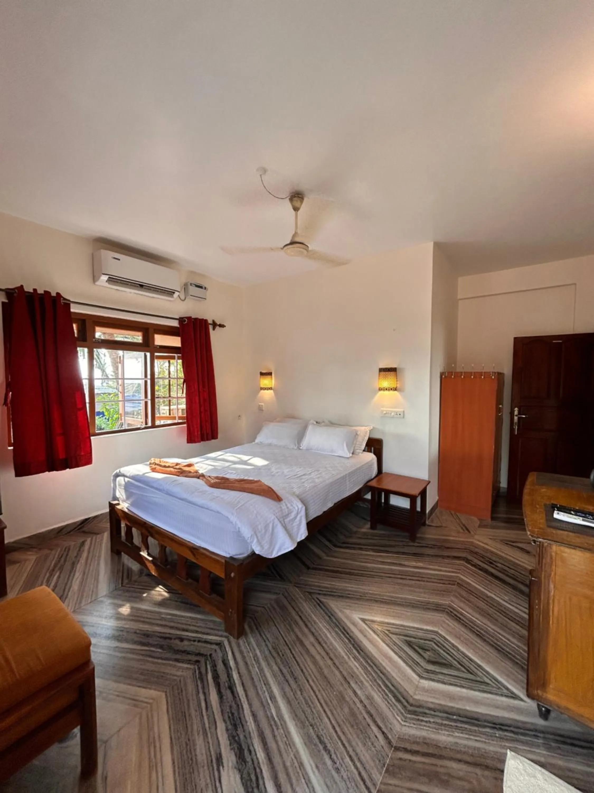 Bed in Maria Paulo Guest House Bar and Restaurant