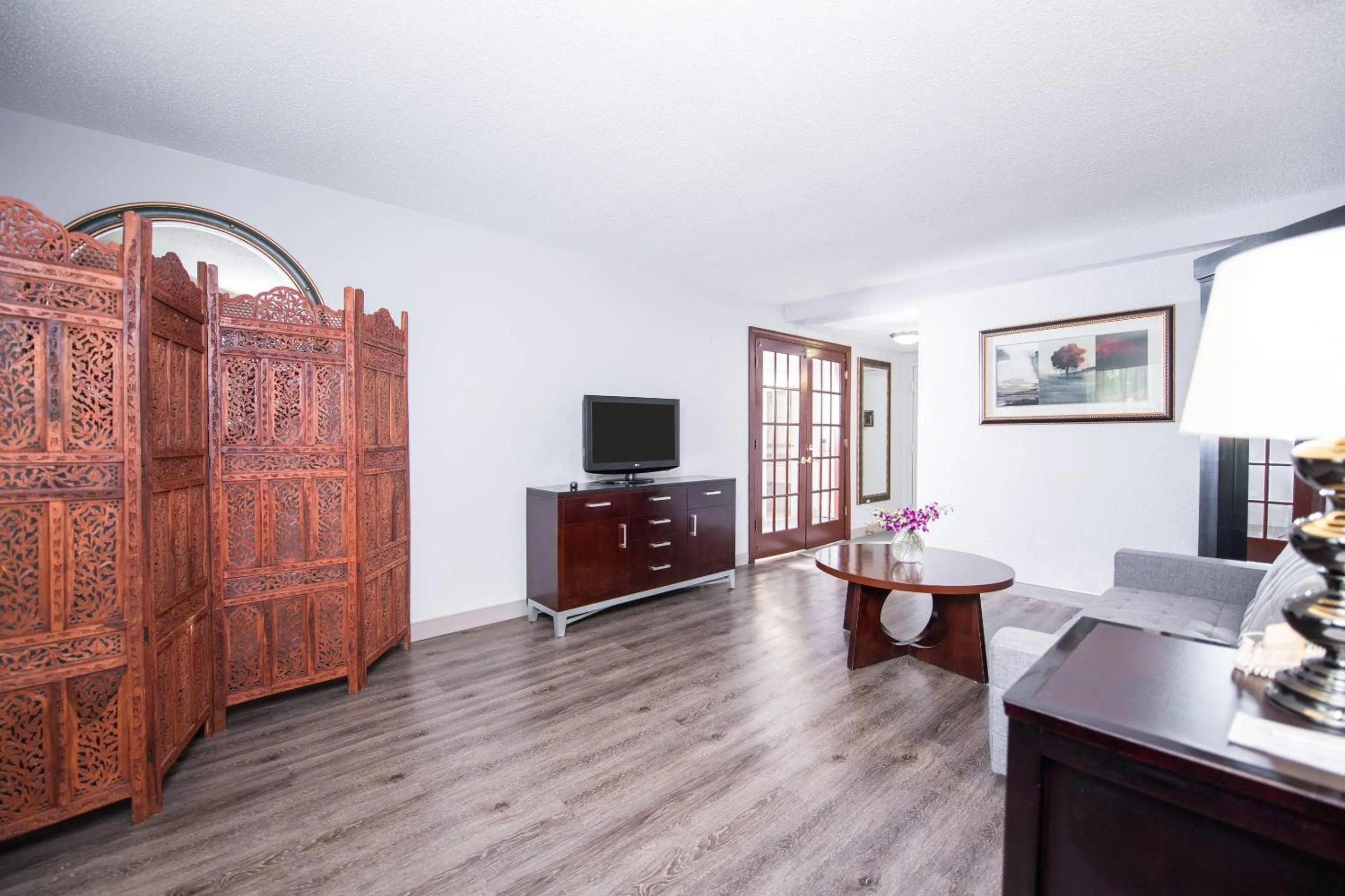 Bedroom in Clarion Hotel & Conference Center Leesburg