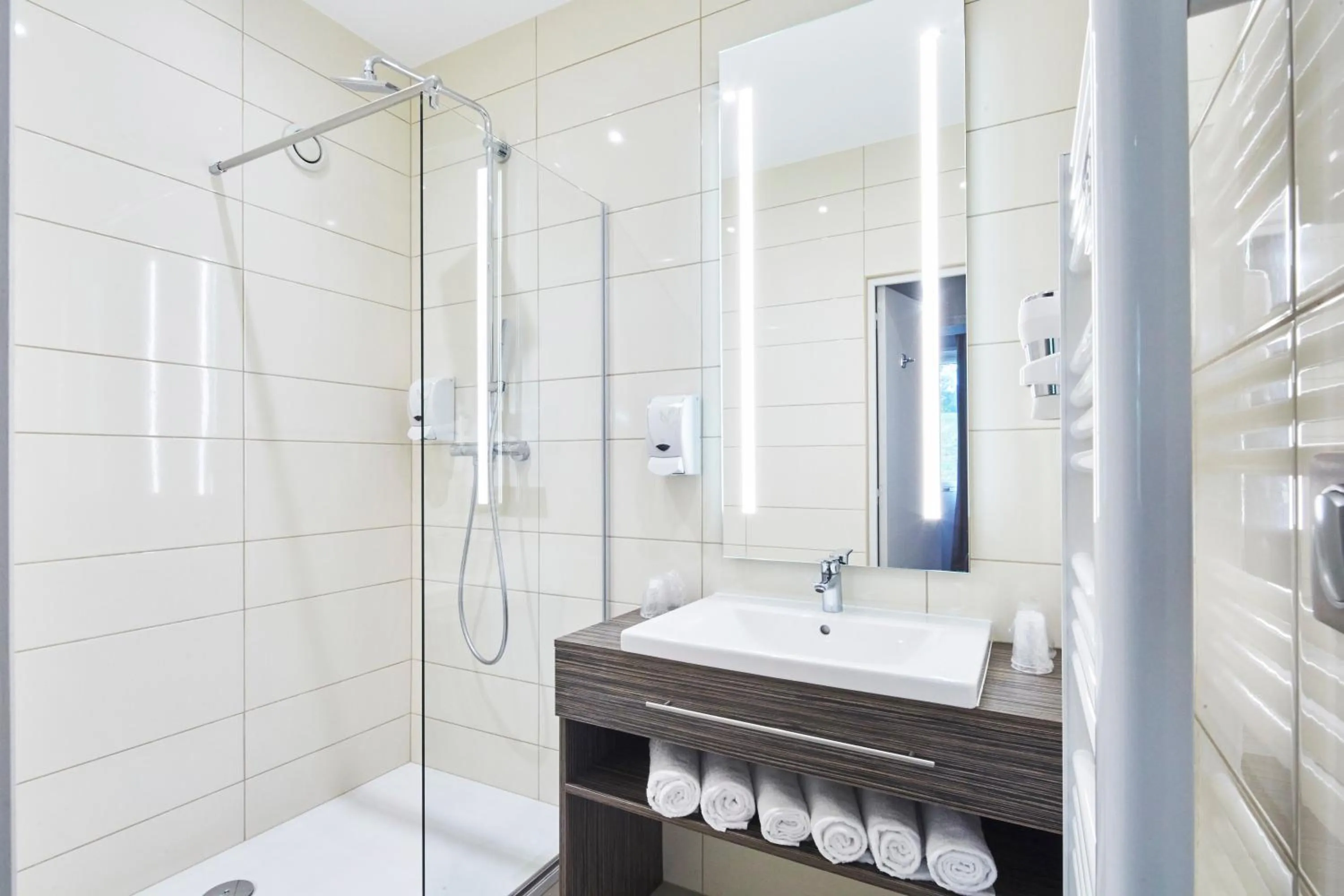 Property building in Kyriad Poitiers Jules Verne Site du Futuroscope