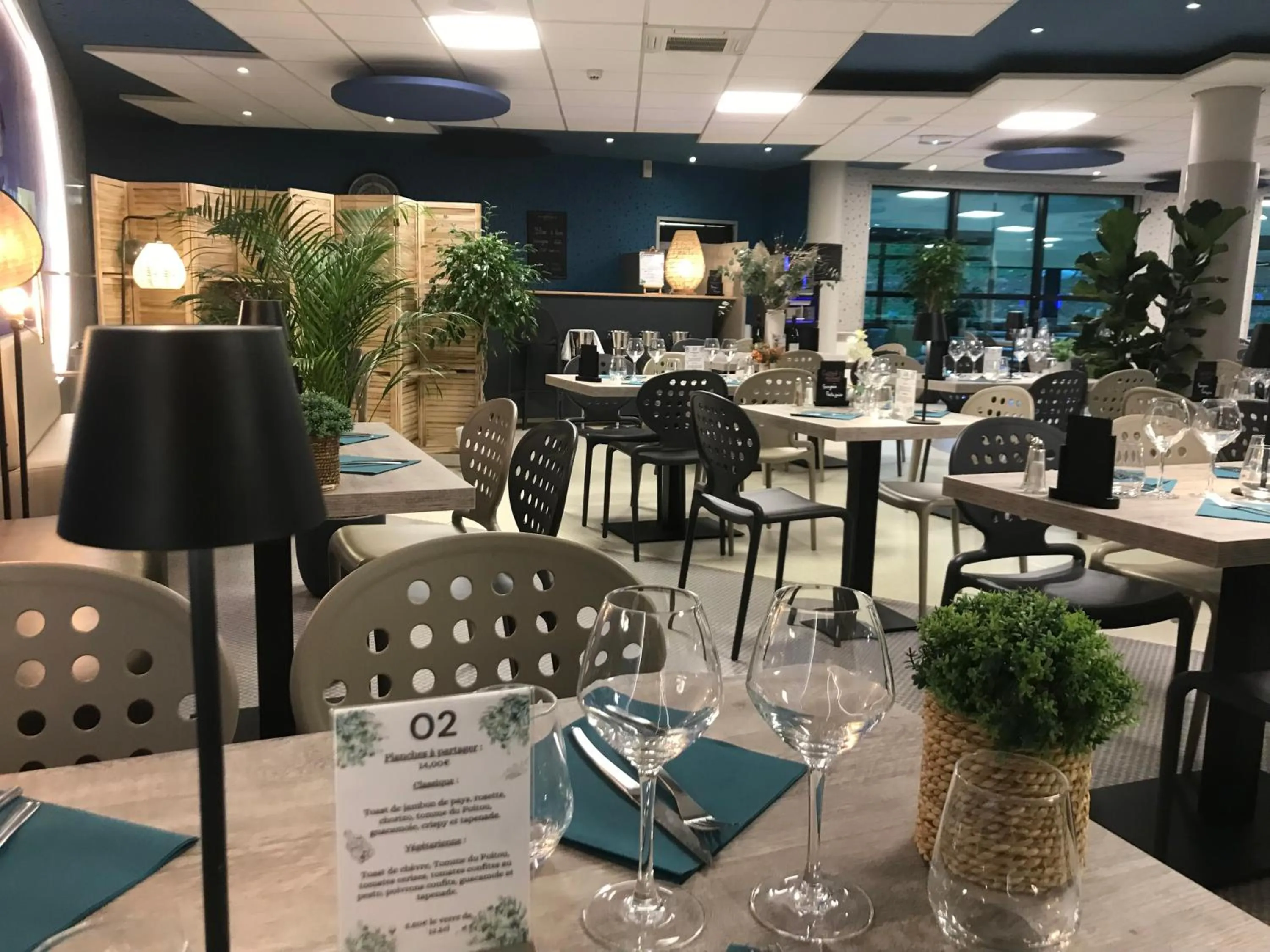 Restaurant/places to eat in Kyriad Poitiers Jules Verne Site du Futuroscope