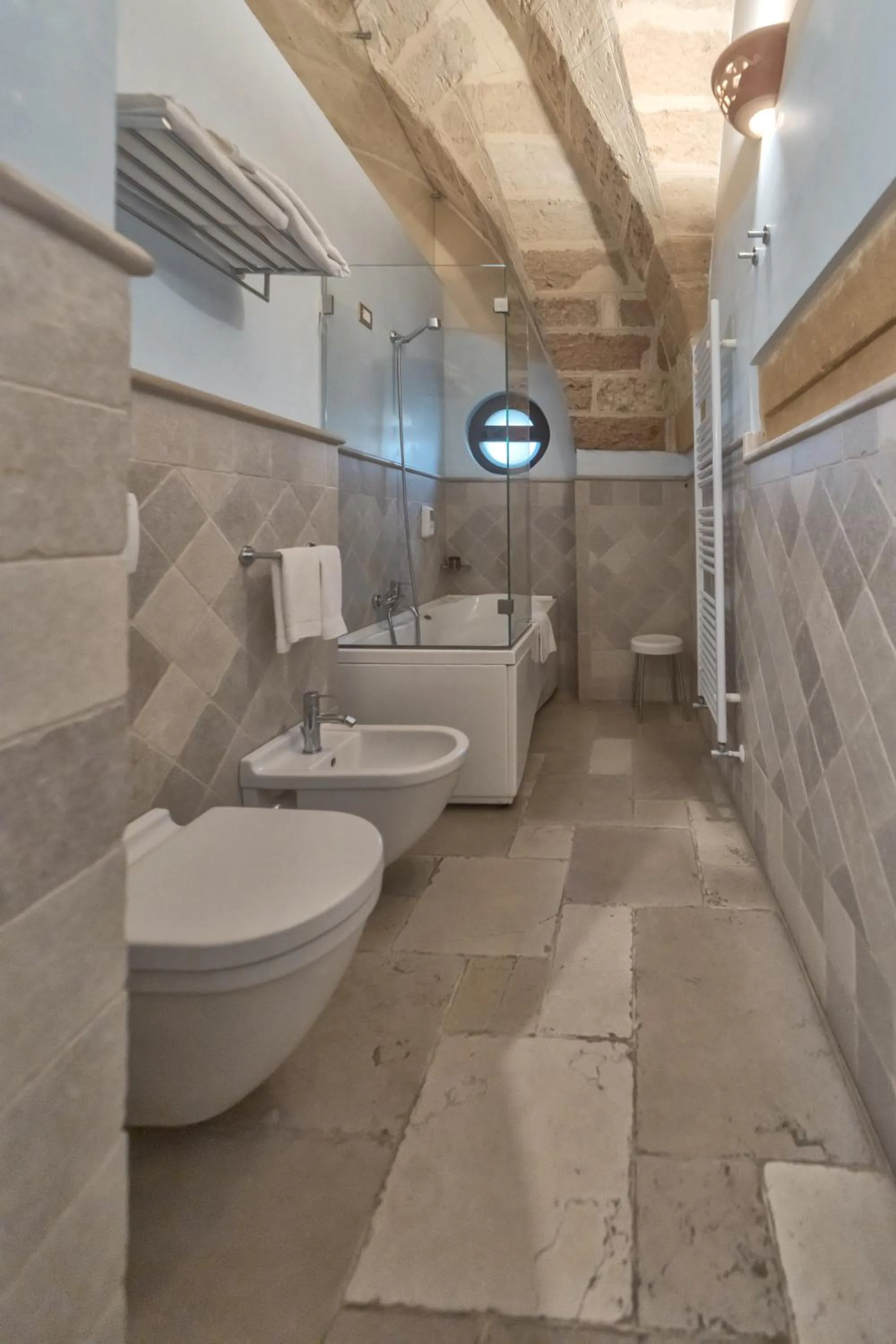 Shower in Kelina Charme Hotel by Cantine Due Palme