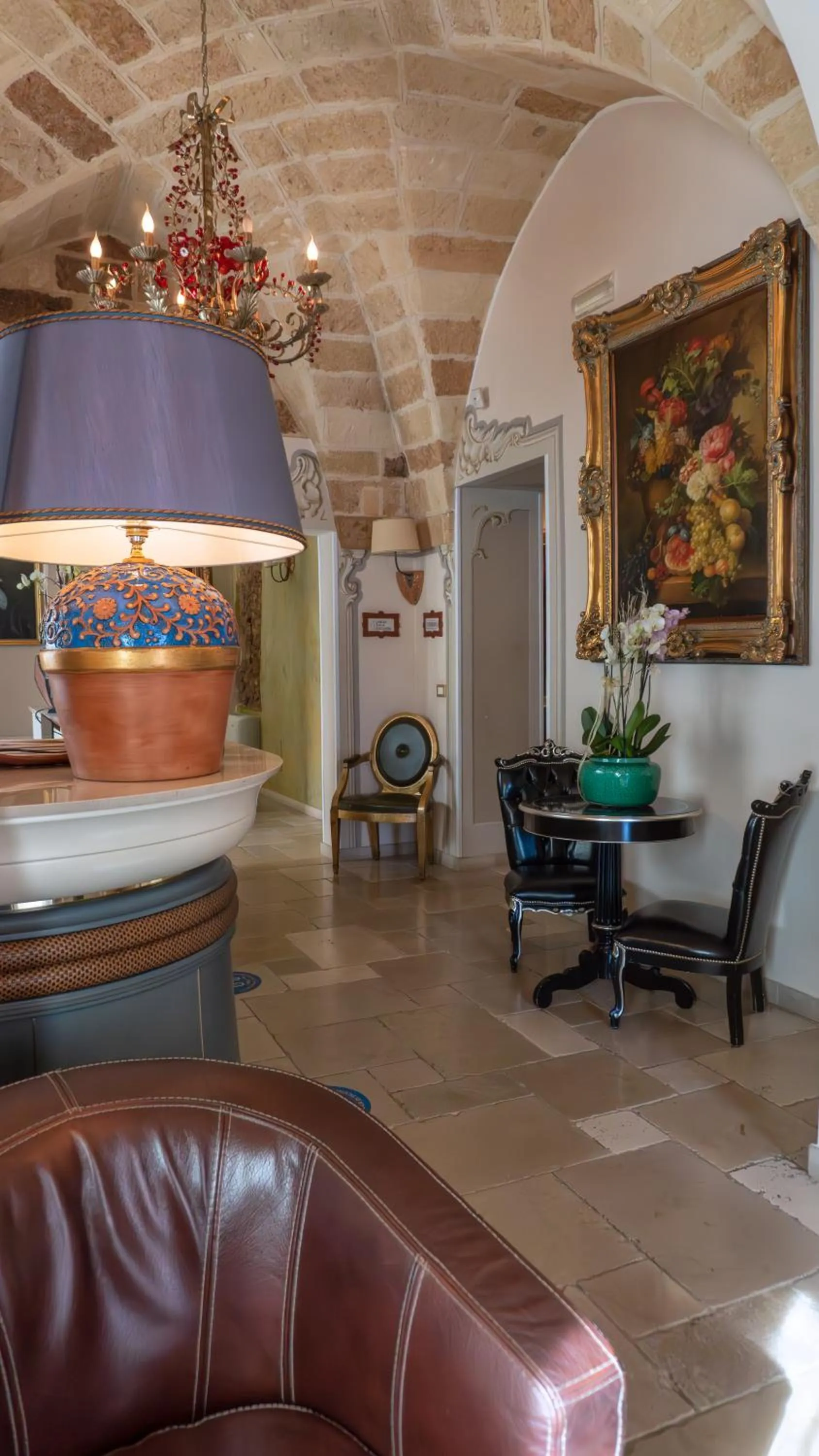 Lobby or reception in Kelina Charme Hotel by Cantine Due Palme