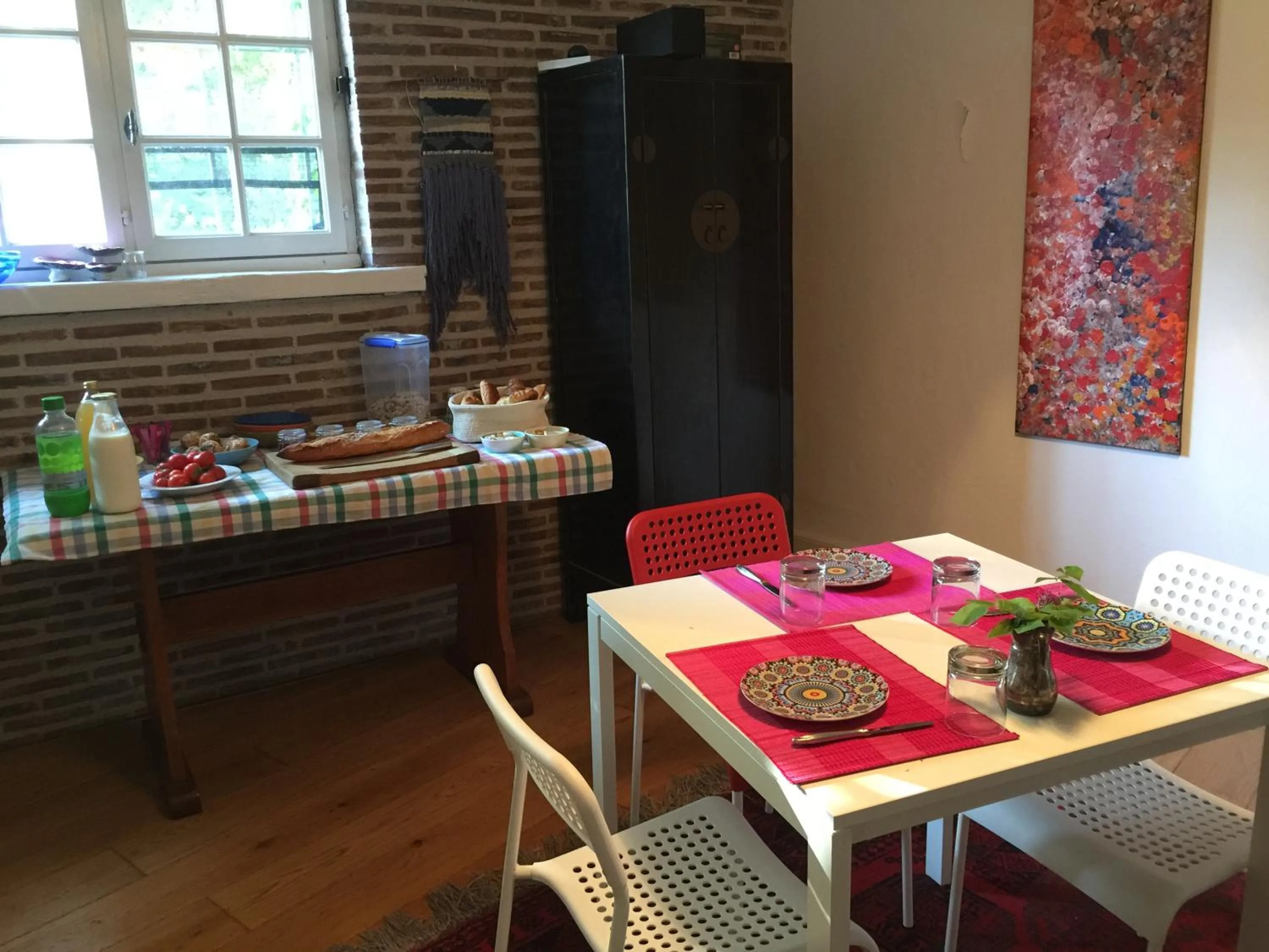 Continental breakfast in La Jagée