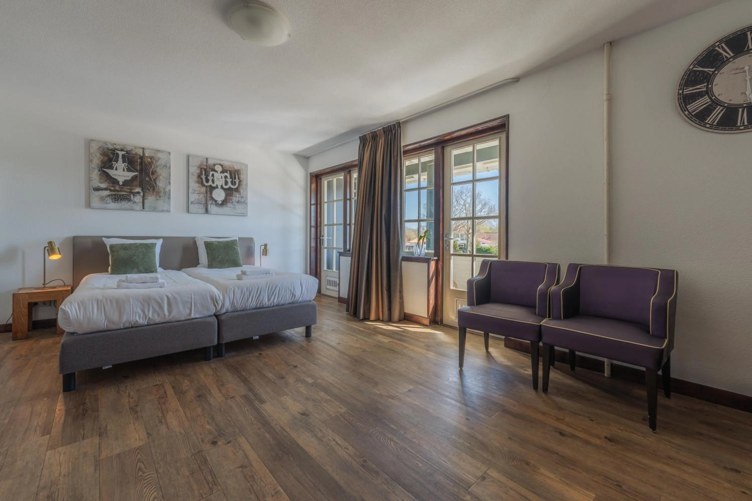 Bedroom, Bed in Strandhotel Dennenbos