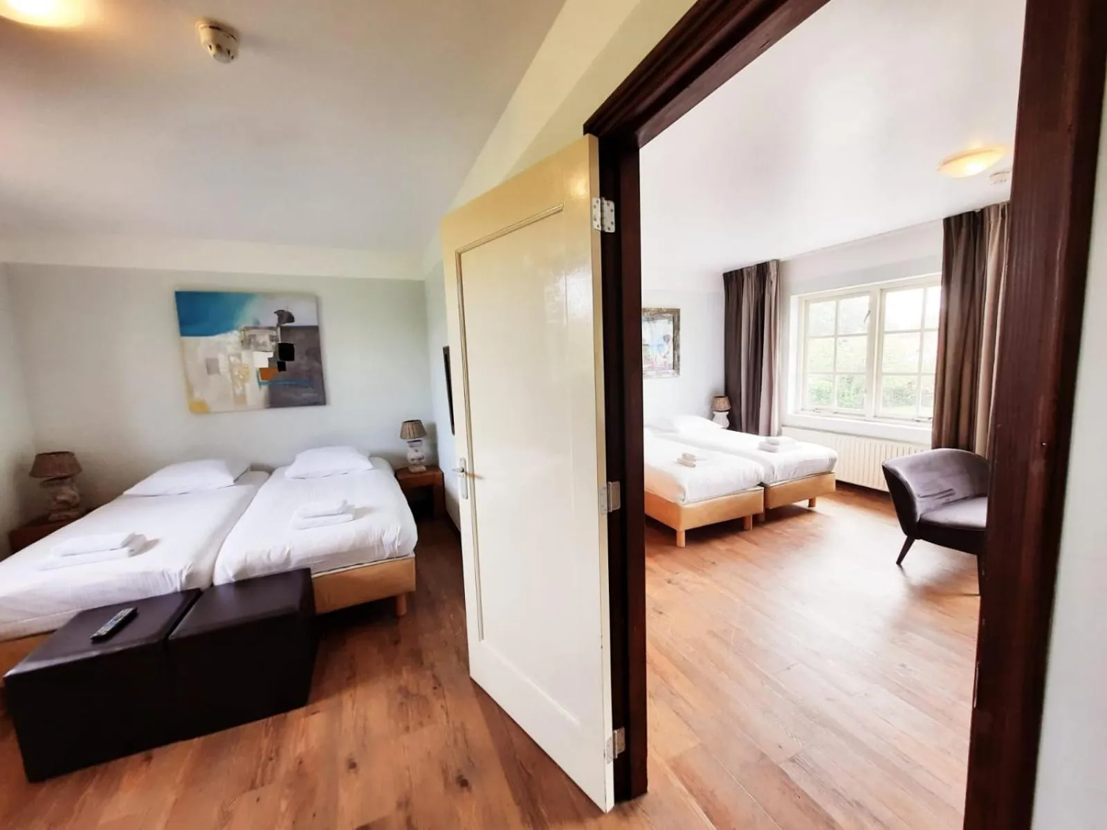 Bedroom, Bed in Strandhotel Dennenbos