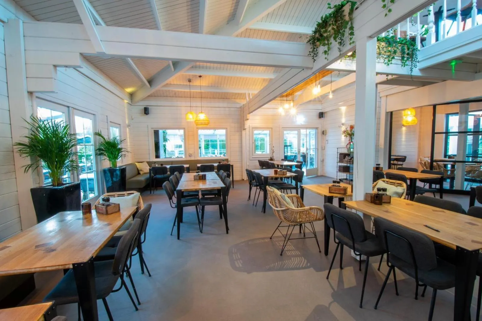 Restaurant/places to eat in Strandhotel Dennenbos