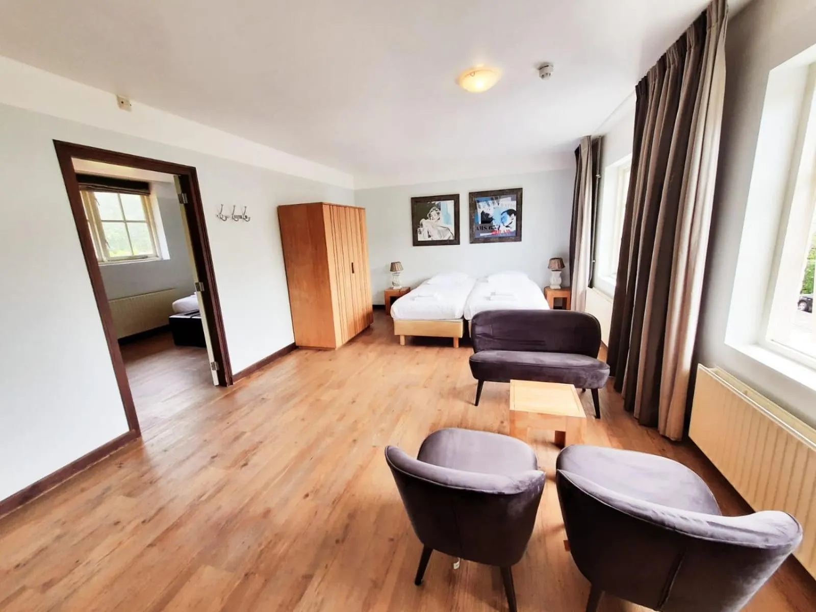 Bedroom, Bed in Strandhotel Dennenbos