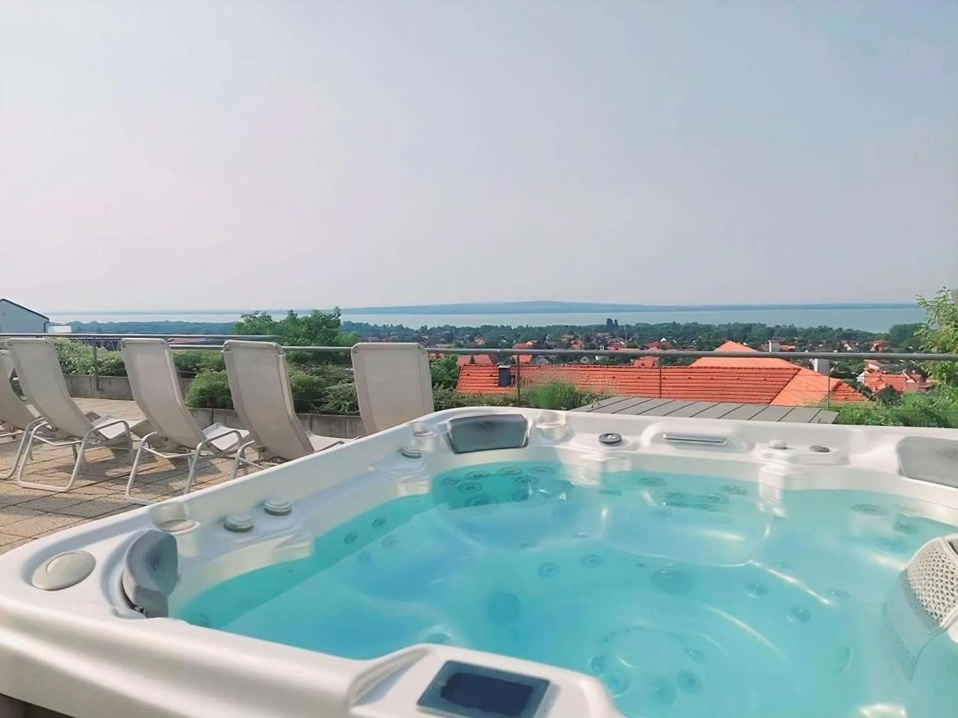 Hot Tub in Zenit Wellness Hotel Balaton