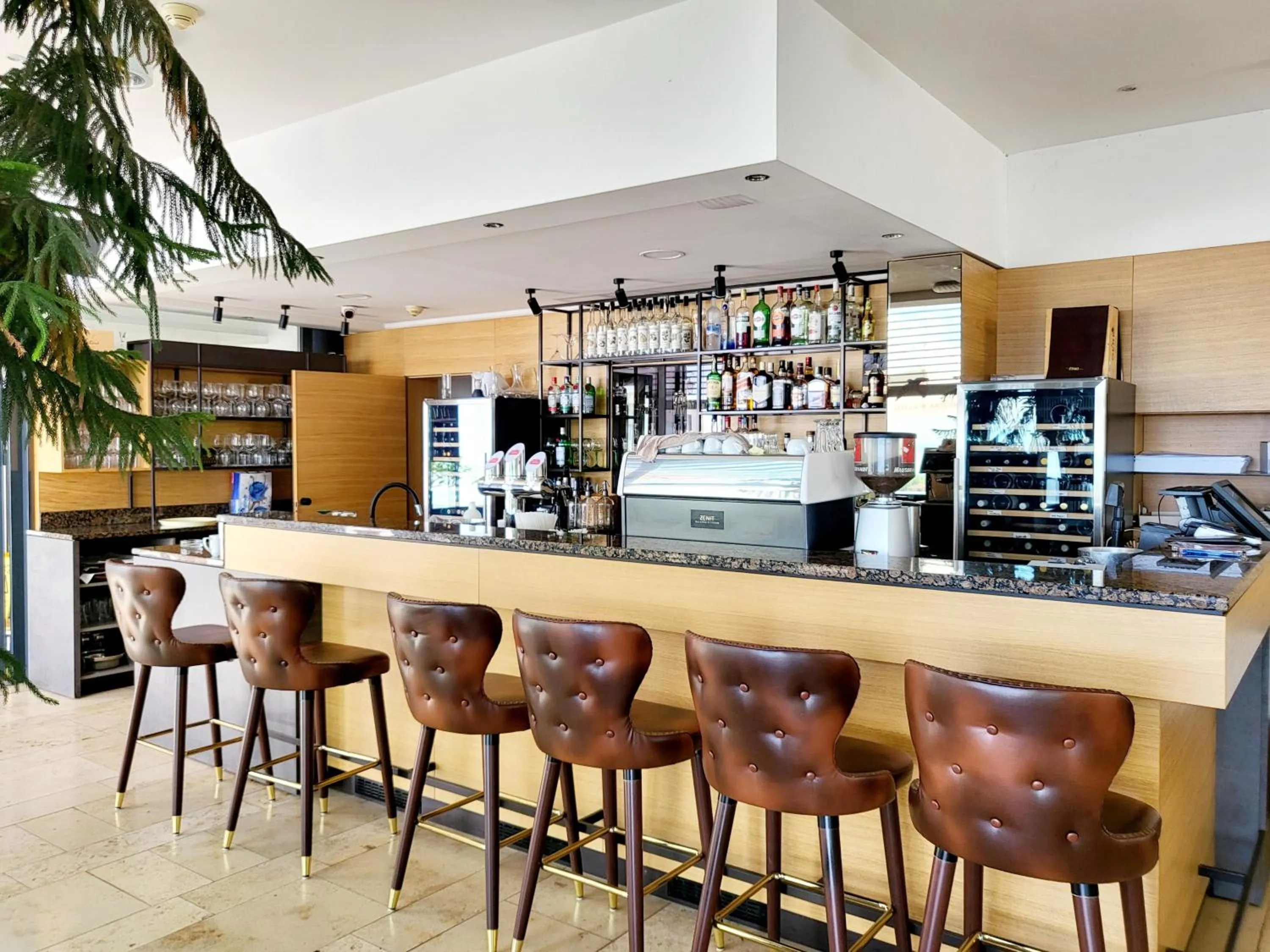 Lounge or bar in Zenit Wellness Hotel Balaton