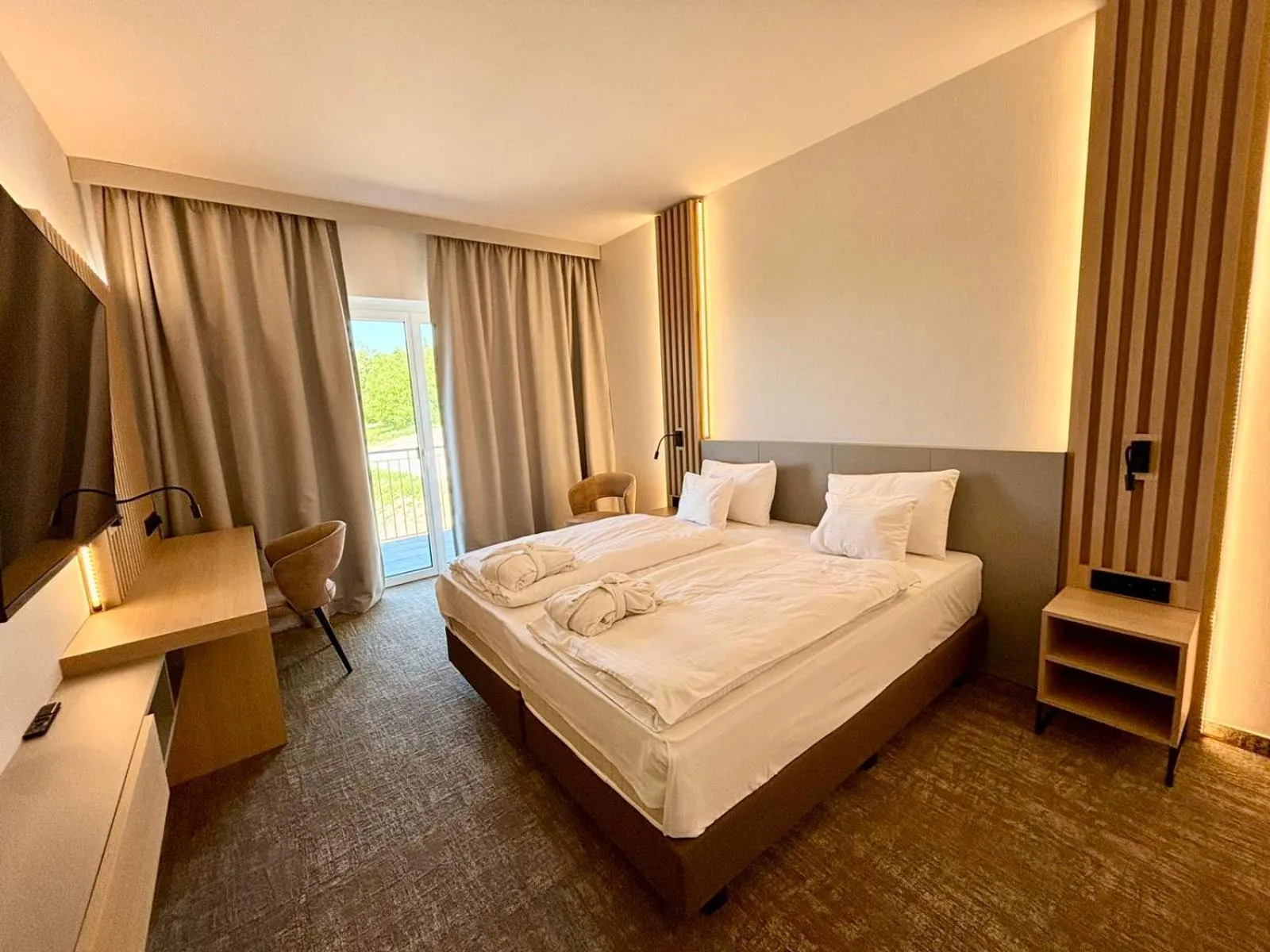 Photo of the whole room, Bed in Zenit Wellness Hotel Balaton