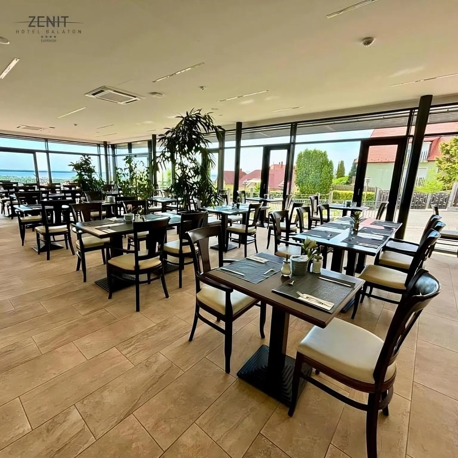Restaurant/places to eat in Zenit Wellness Hotel Balaton