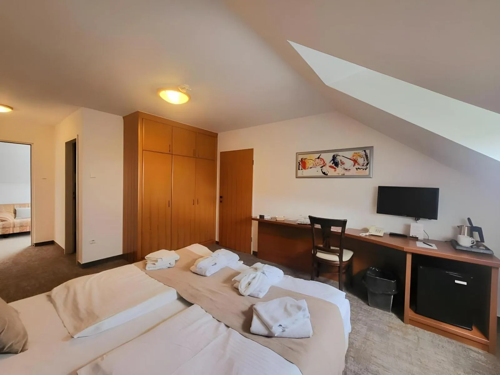 TV and multimedia, Bed in Zenit Wellness Hotel Balaton