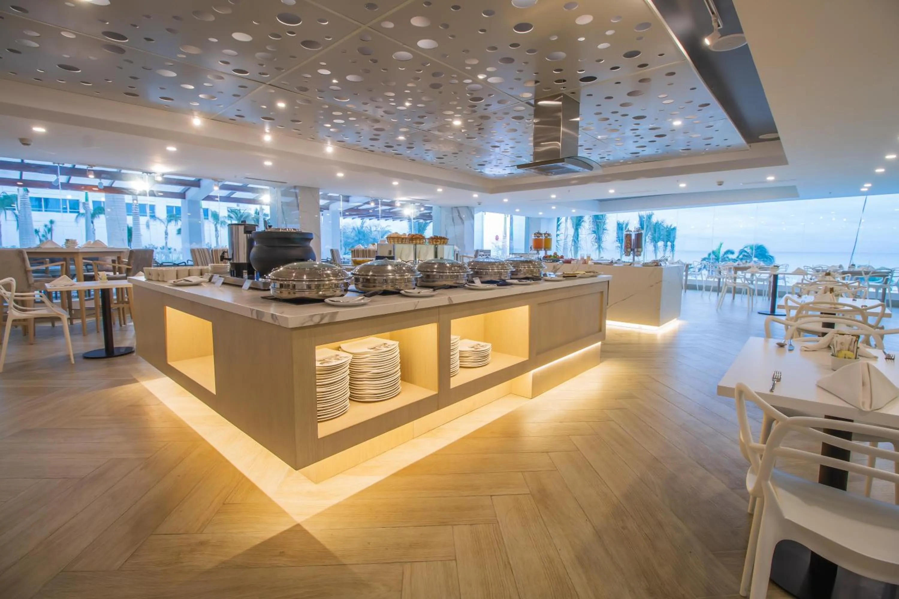 Restaurant/places to eat in Oro Verde Manta