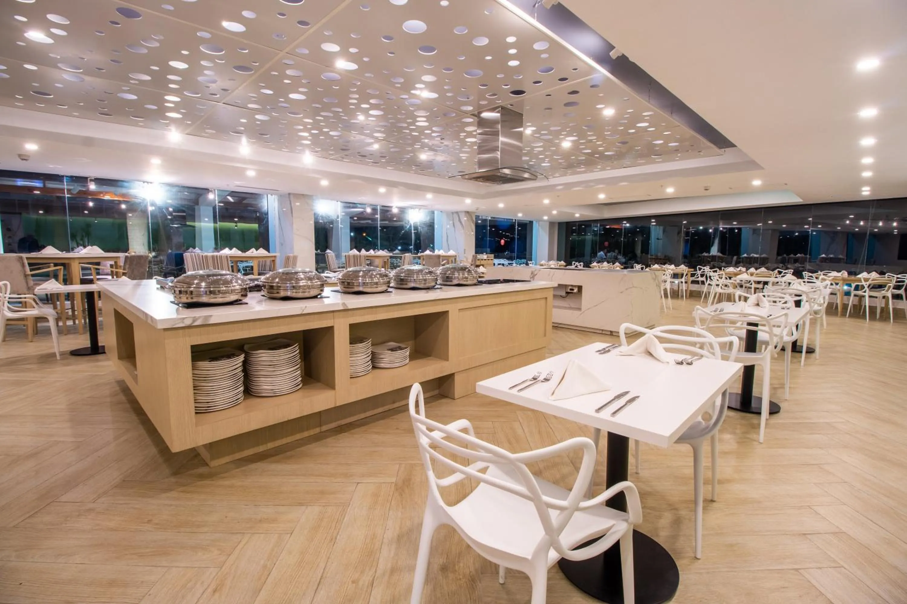 Restaurant/places to eat in Oro Verde Manta