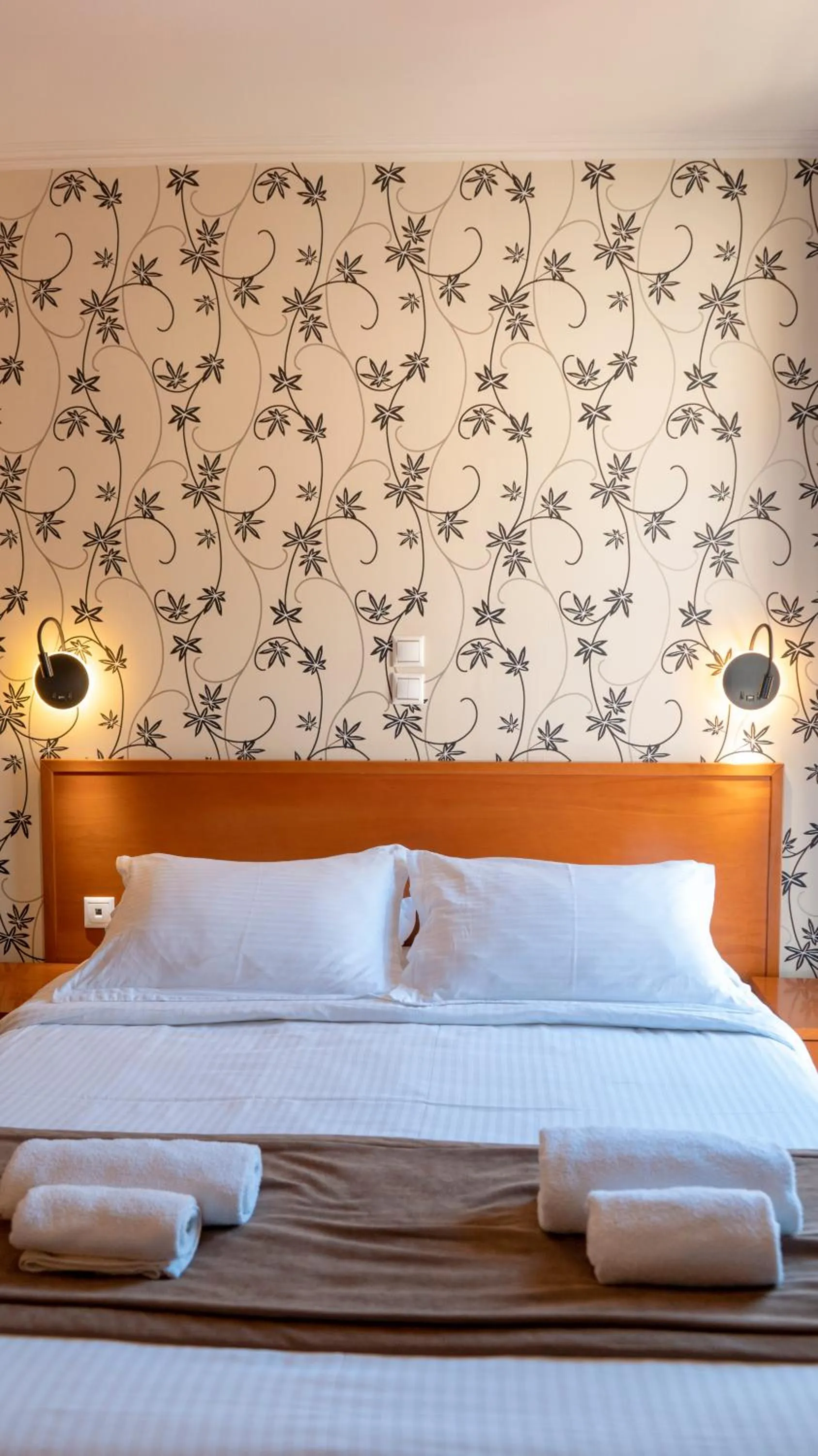 View (from property/room), Bed in Palatino Hotel