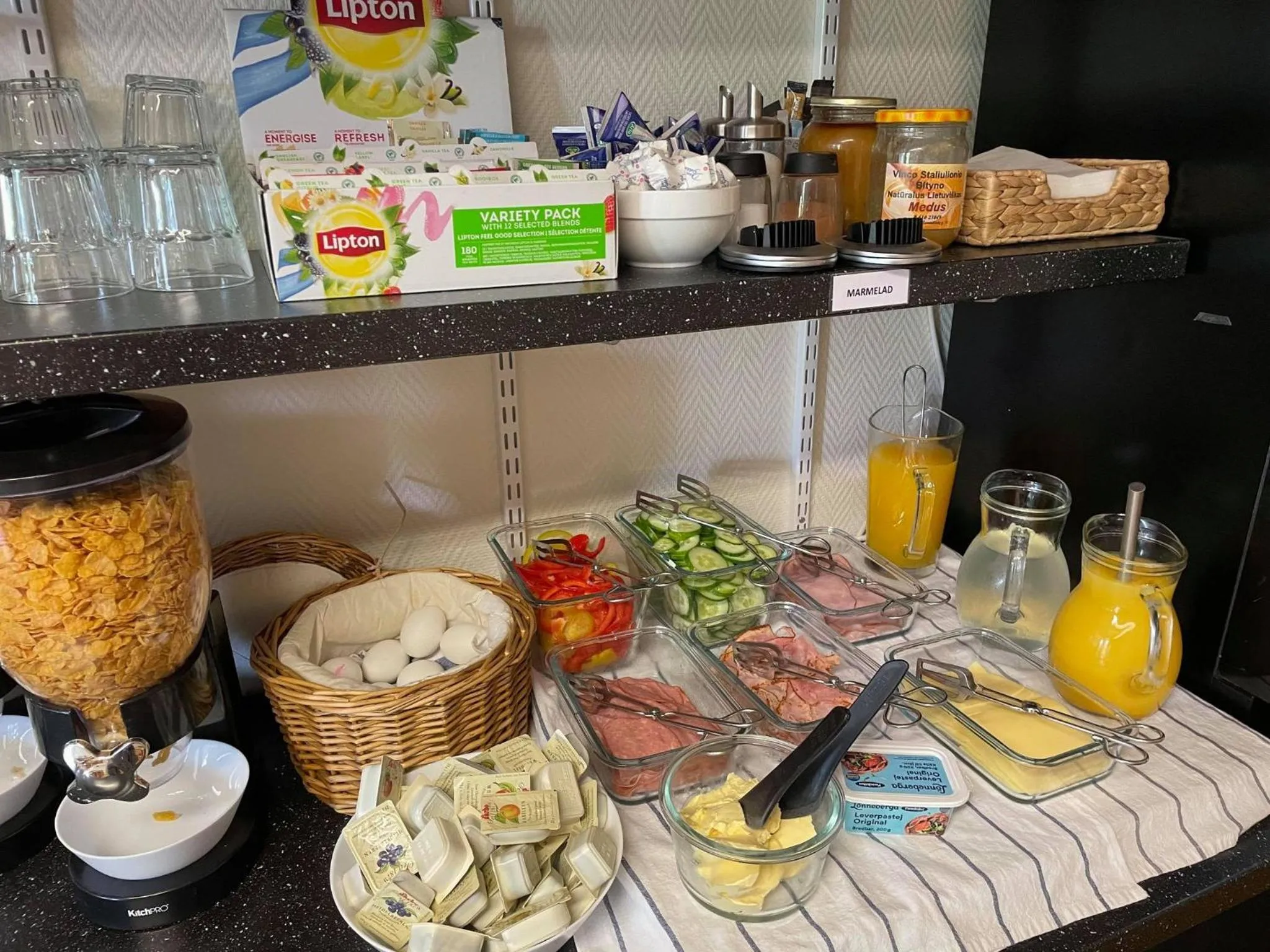 Breakfast in Brålanda Hotell och Vandrarhem