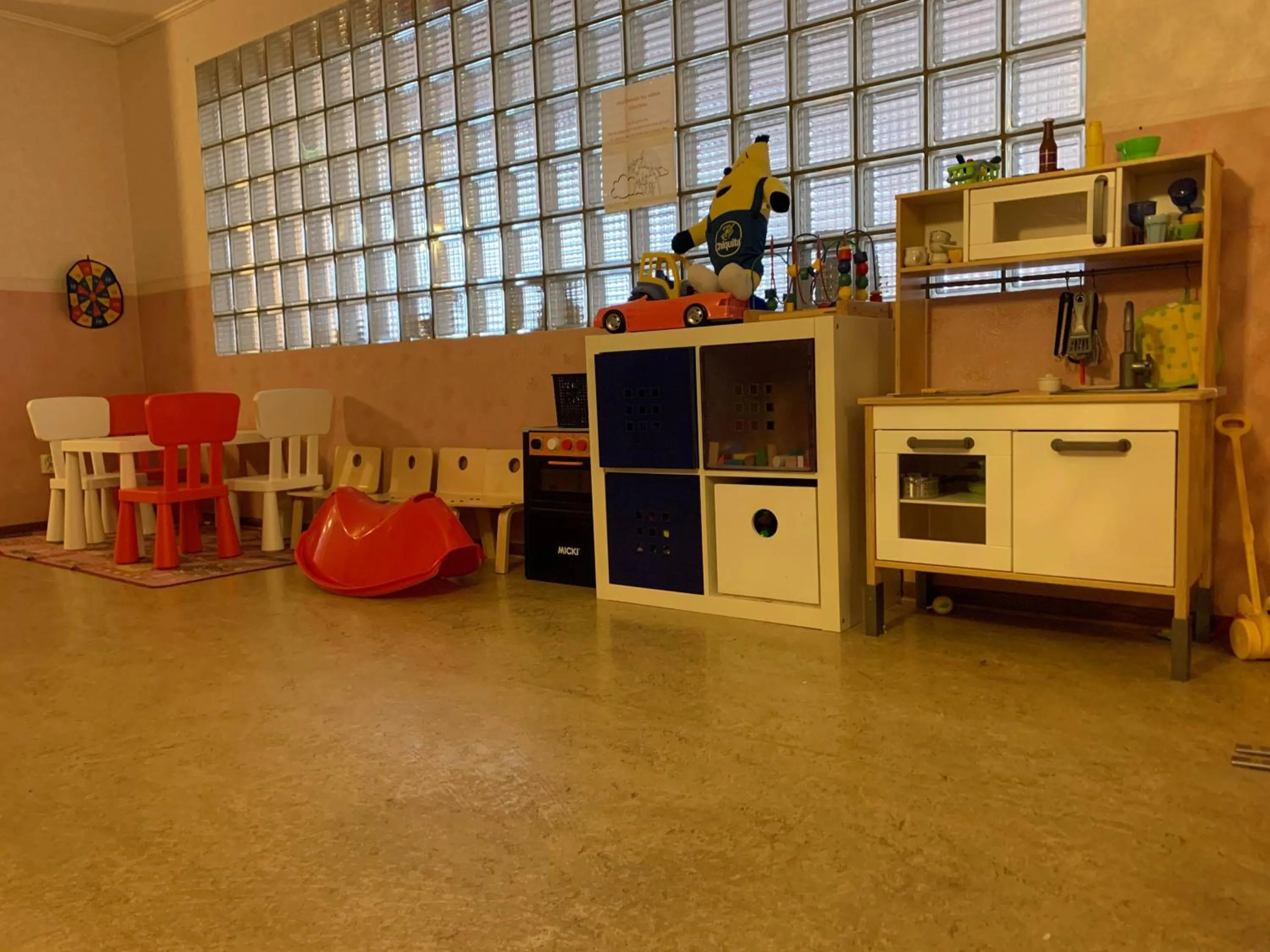 Property building in Brålanda Hotell och Vandrarhem