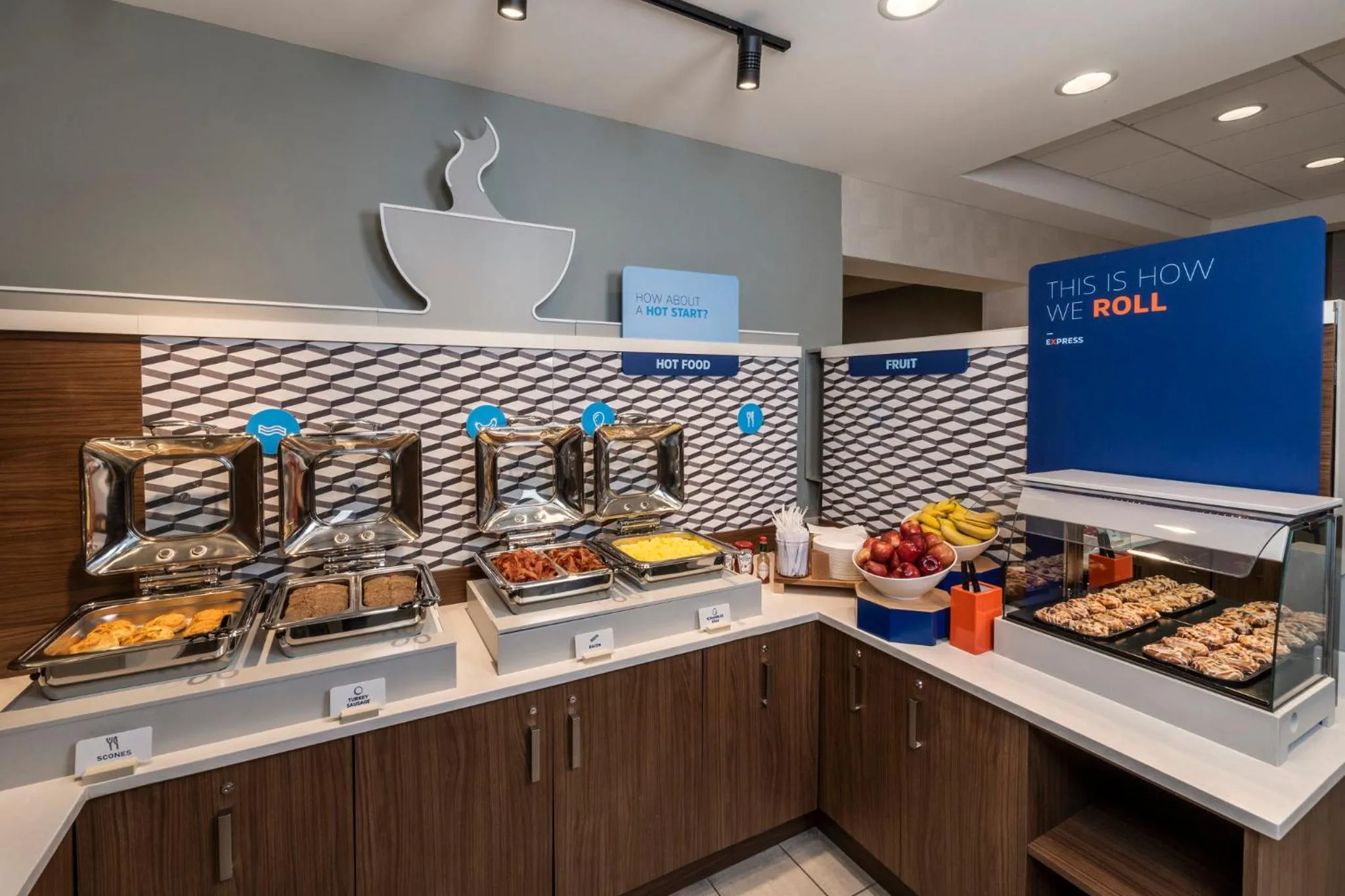 Breakfast in Holiday Inn Express Toronto Downtown by IHG