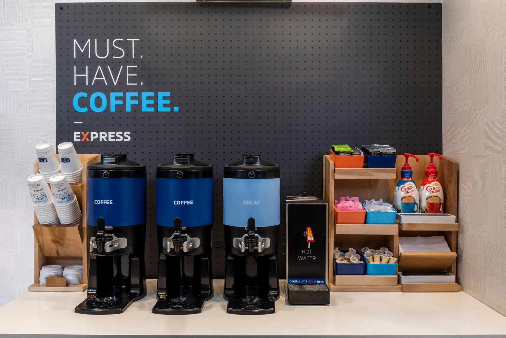 Coffee/tea facilities in Holiday Inn Express Toronto Downtown by IHG