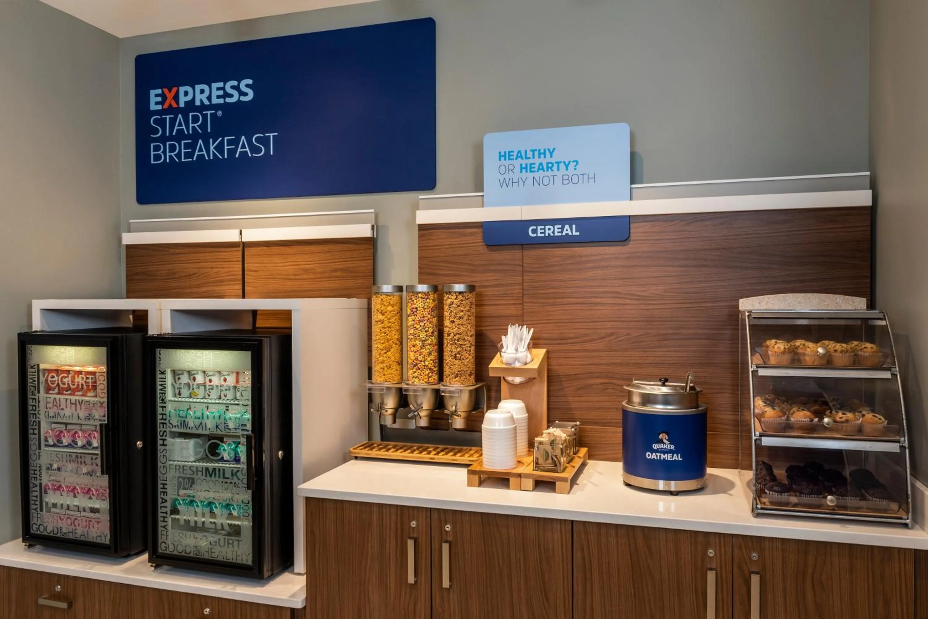 Breakfast in Holiday Inn Express Toronto Downtown by IHG