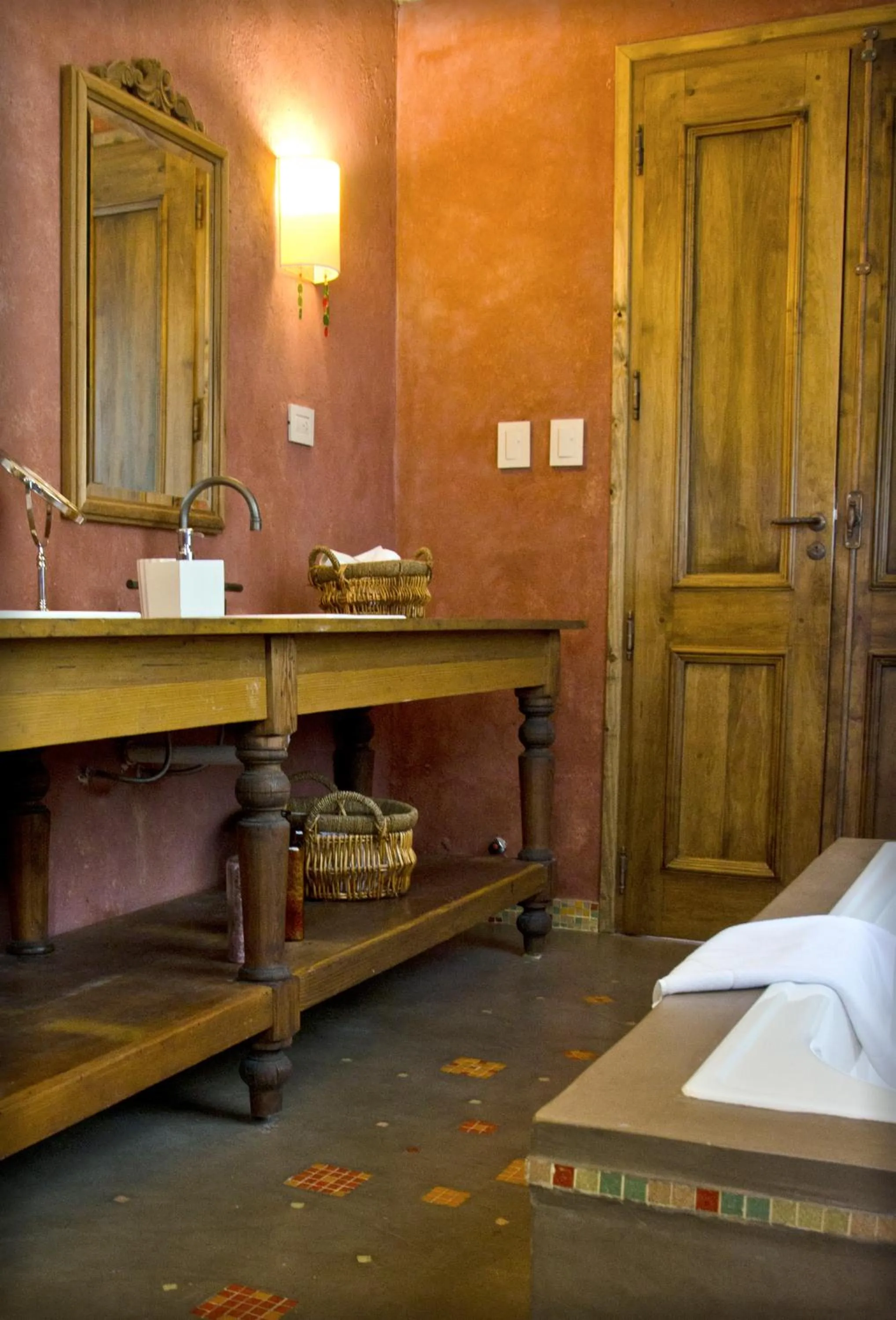 Bathroom, Bed in Luma Casa De Montaña